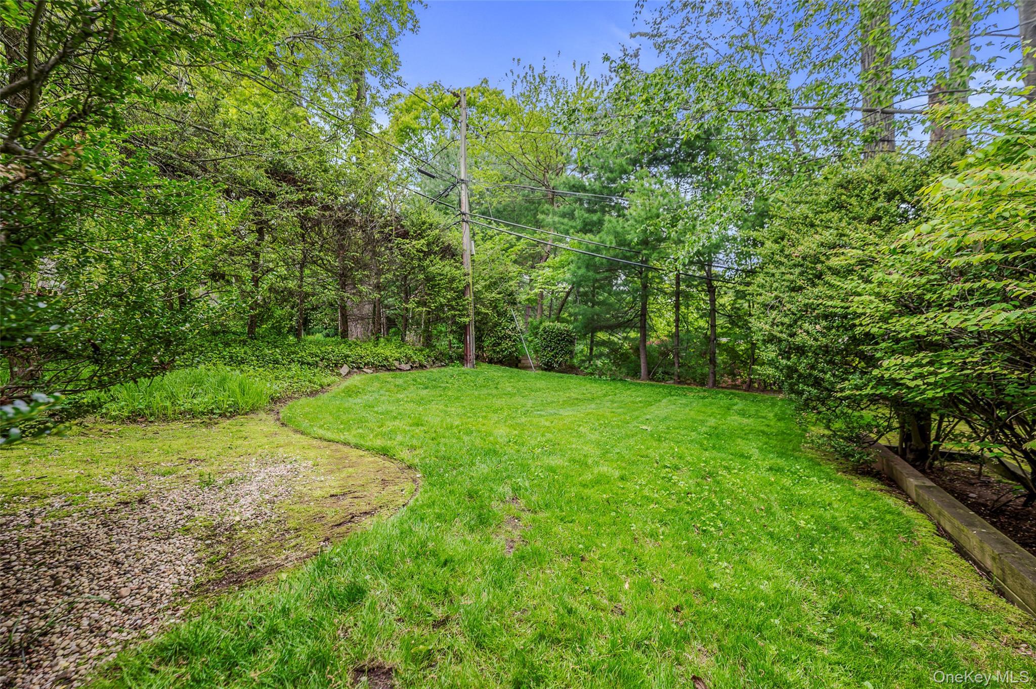 Single Family Clent Road Nassau County, NY 11021, MLS-998698-35