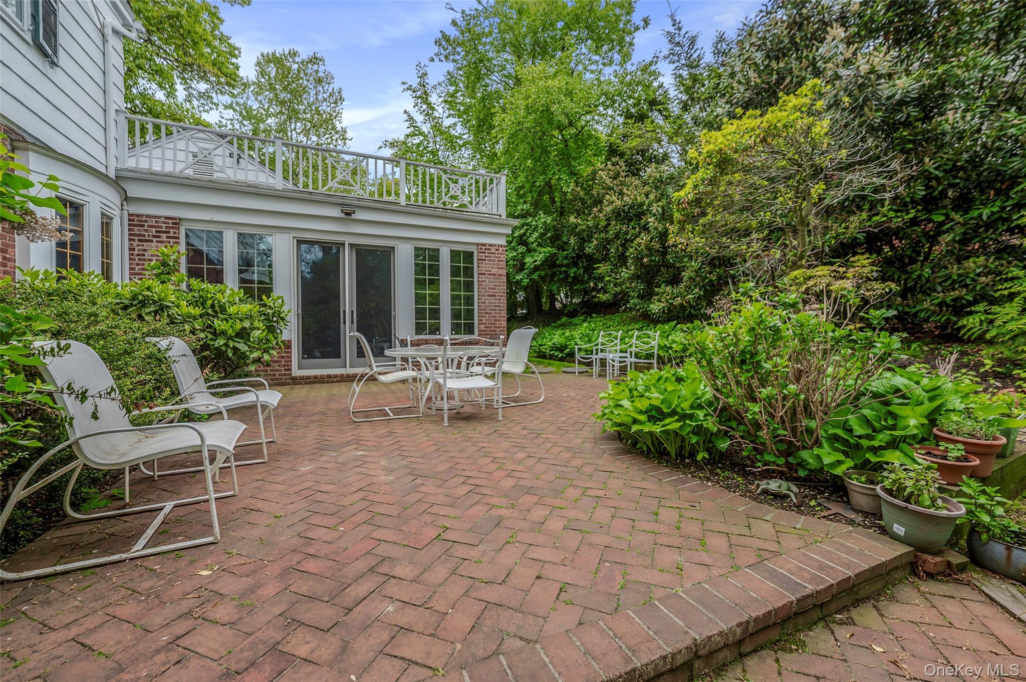 Single Family Clent Road Nassau County, NY 11021, MLS-998698-37