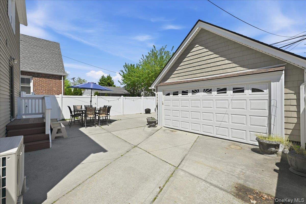 Single Family 205th Street Queens, NY 11361, MLS-998737-31