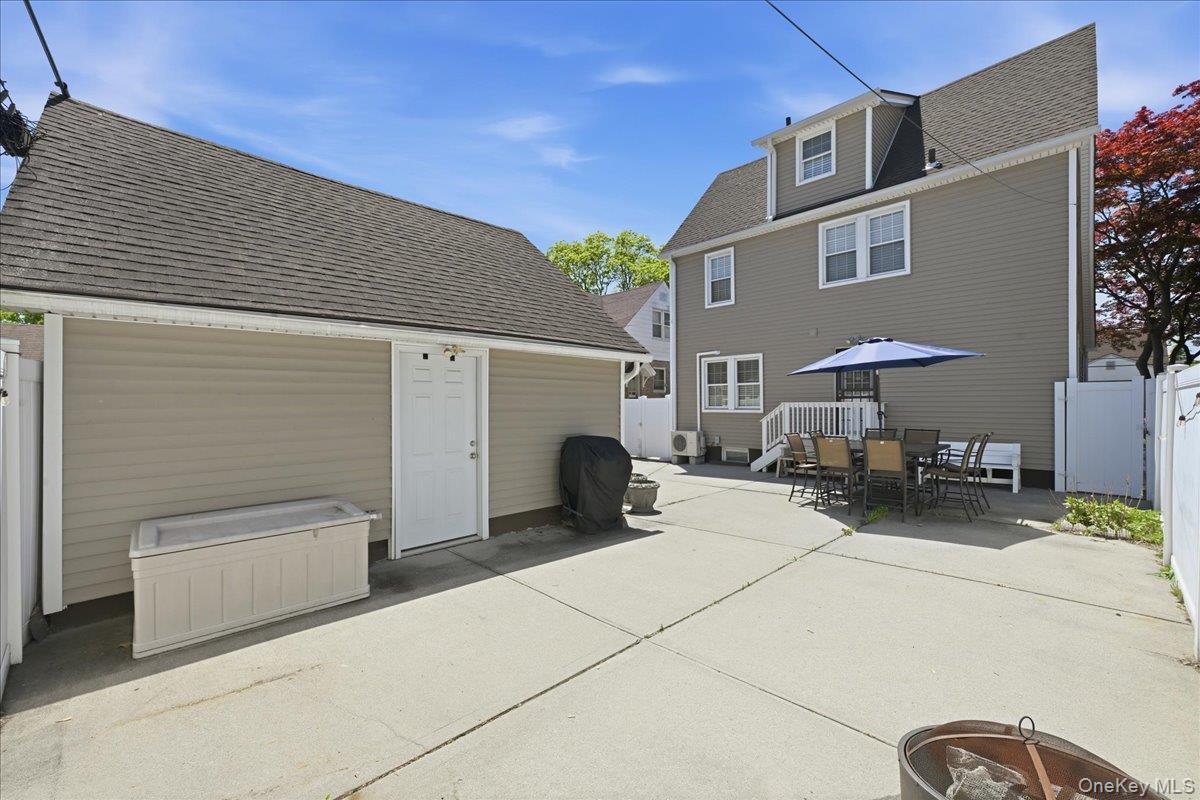 Single Family 205th Street  Queens, NY 11361, MLS-998737-33
