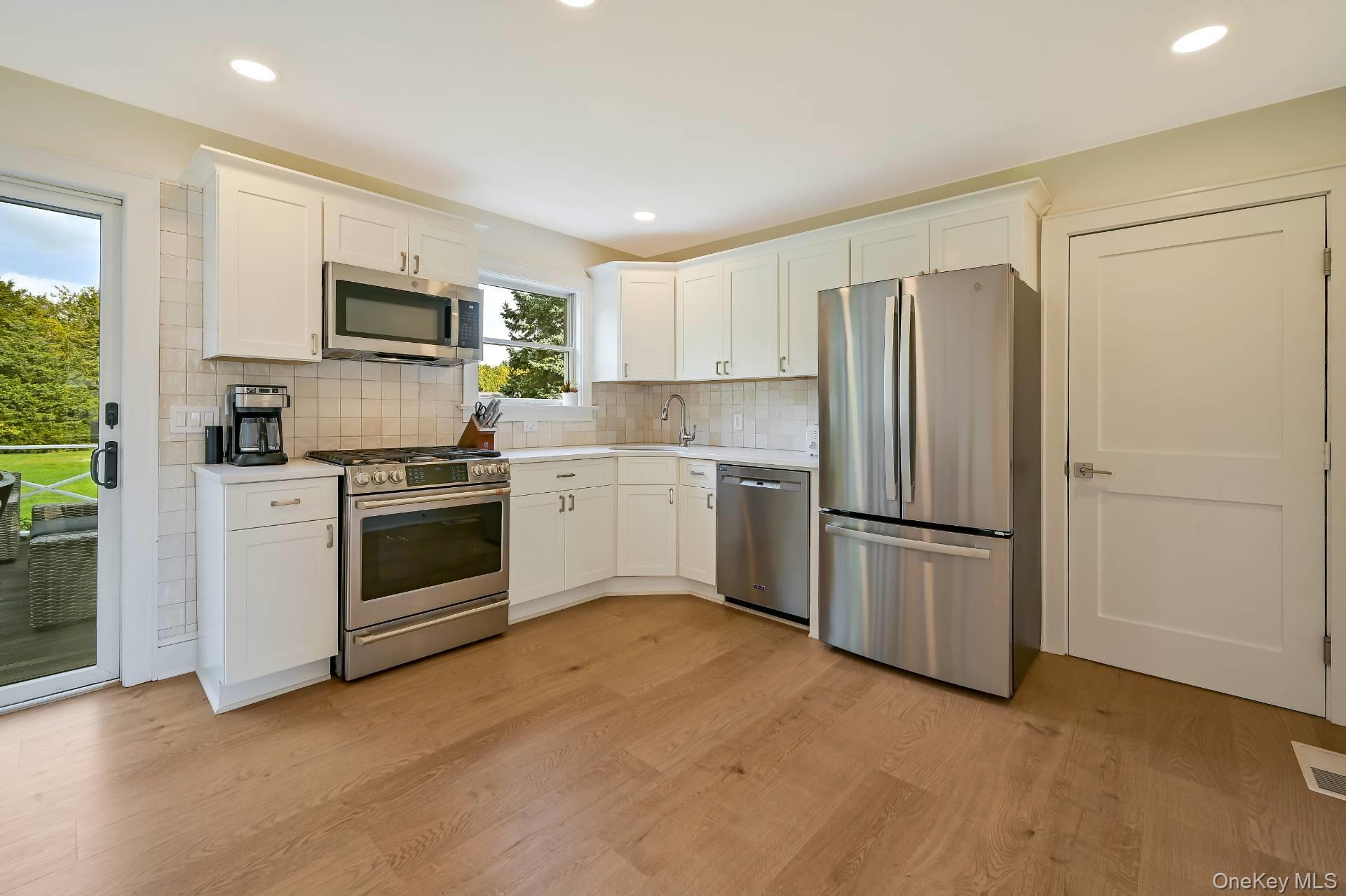 Single Family Gabriella Court  Suffolk County, NY 11952, MLS-998812-8