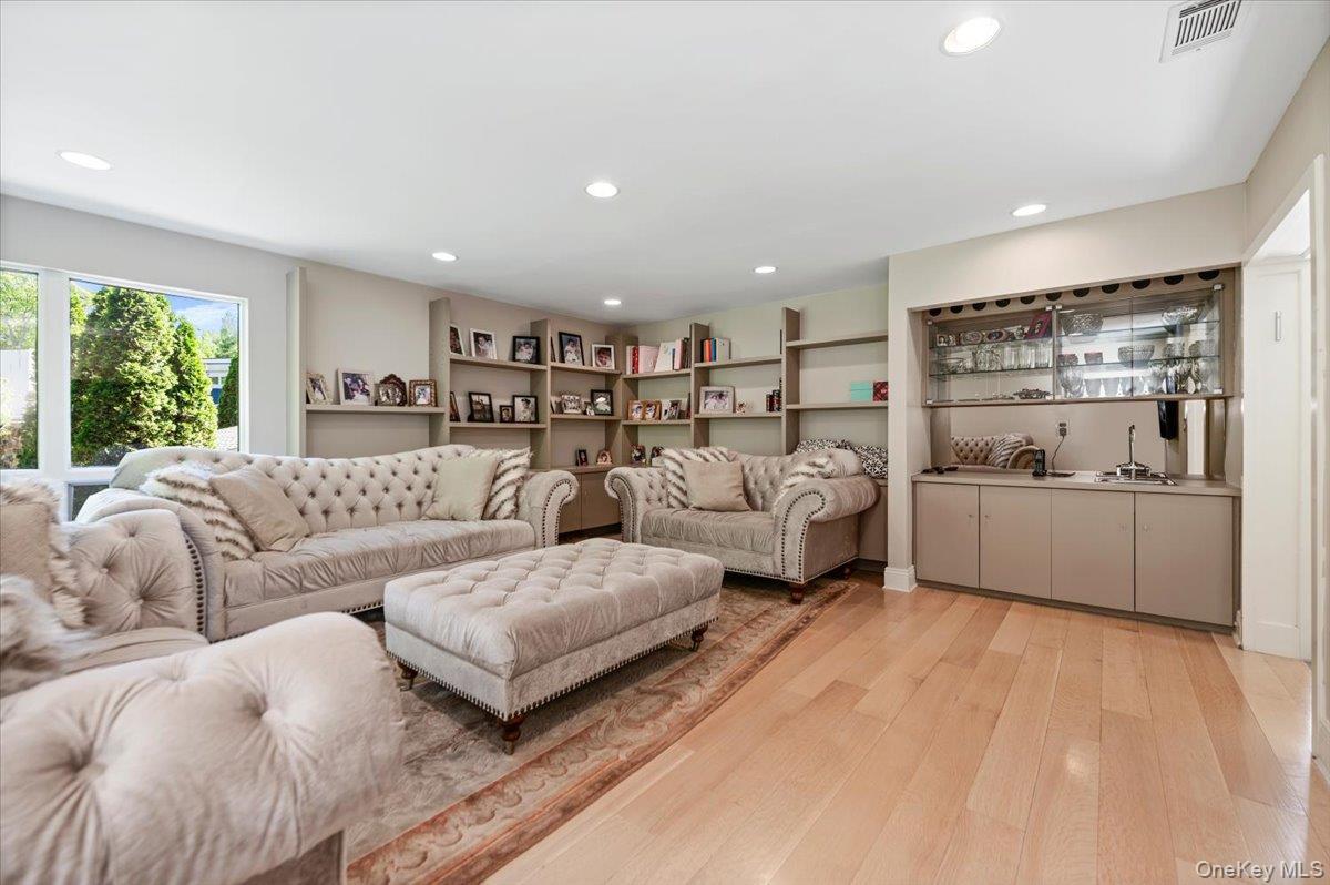 Single Family Twin Ponds Street Nassau County, NY 11024, MLS-998857-12