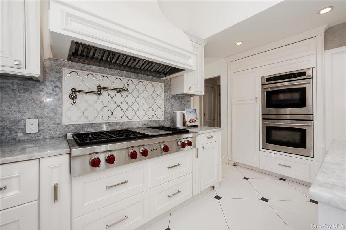 Single Family Twin Ponds Street Nassau County, NY 11024, MLS-998857-17