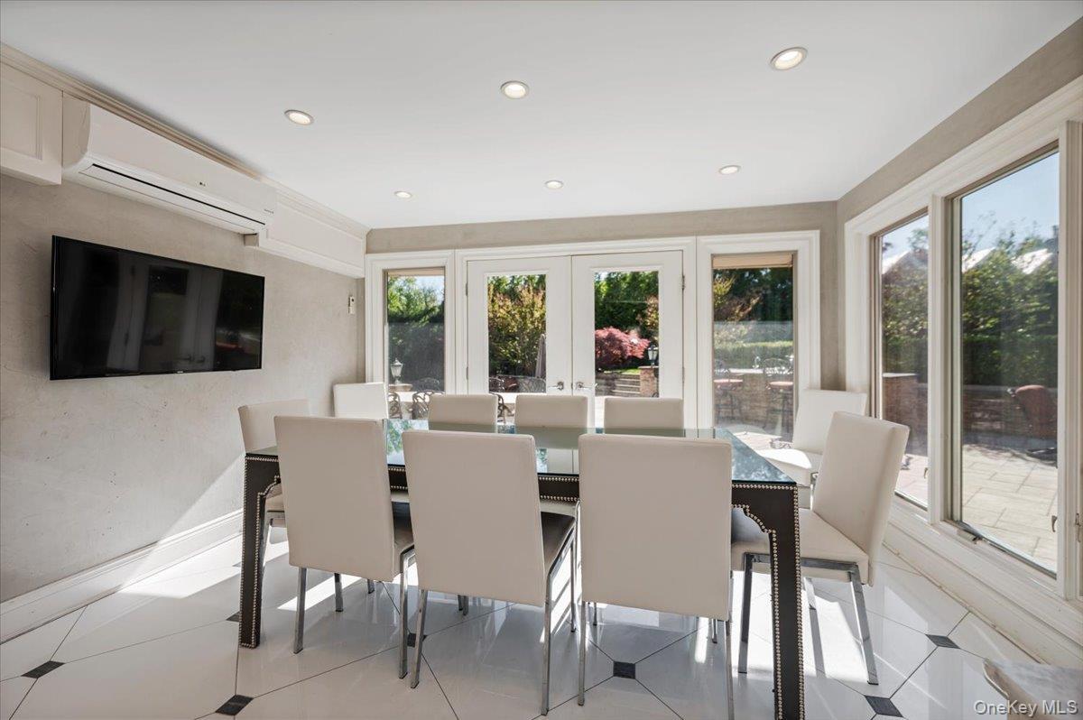 Single Family Twin Ponds Street Nassau County, NY 11024, MLS-998857-20