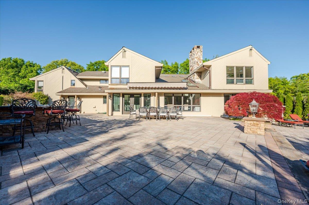 Single Family Twin Ponds Street Nassau County, NY 11024, MLS-998857-46