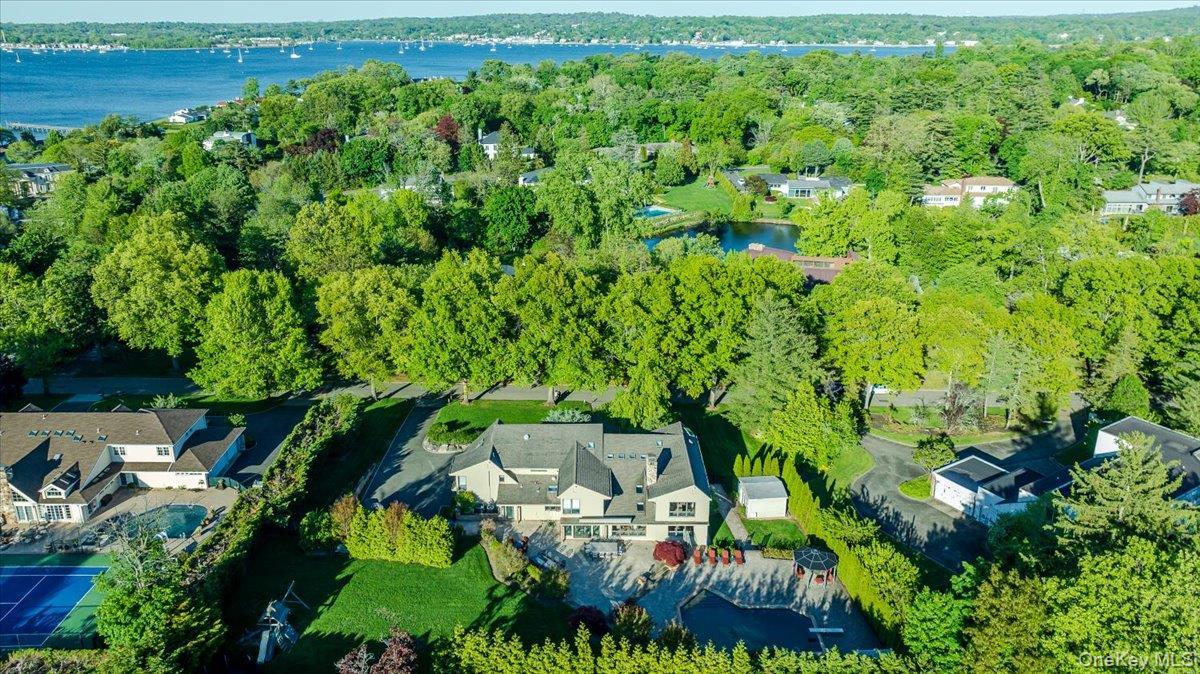 Single Family Twin Ponds Street Nassau County, NY 11024, MLS-998857-48