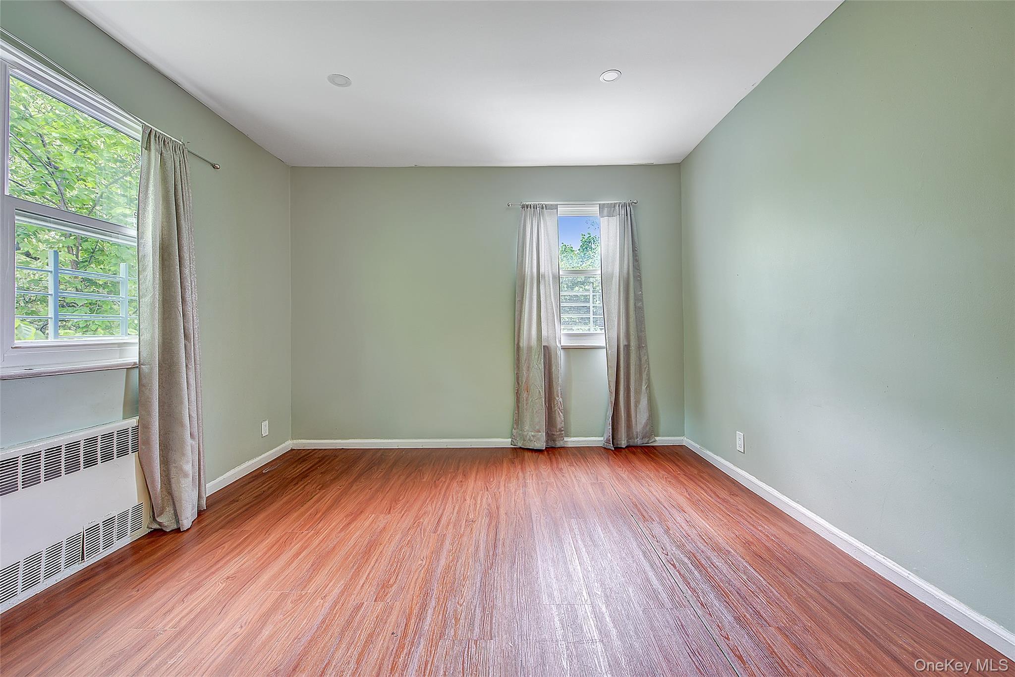 Single Family 76th Road Queens, NY 11366, MLS-998900-17