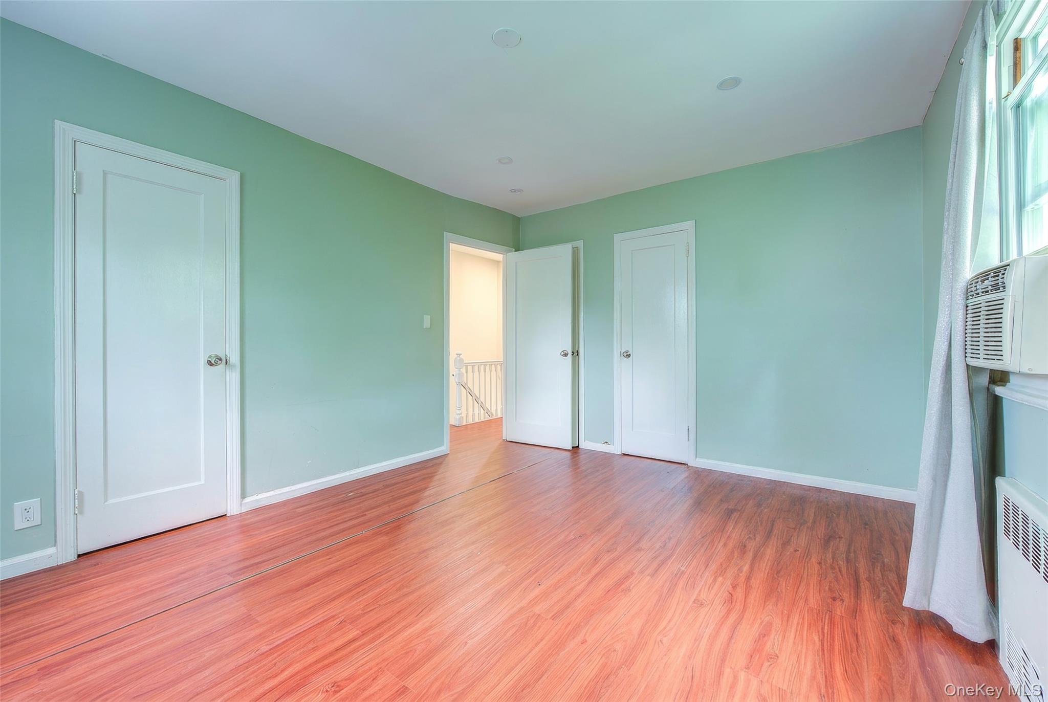 Single Family 76th Road Queens, NY 11366, MLS-998900-18