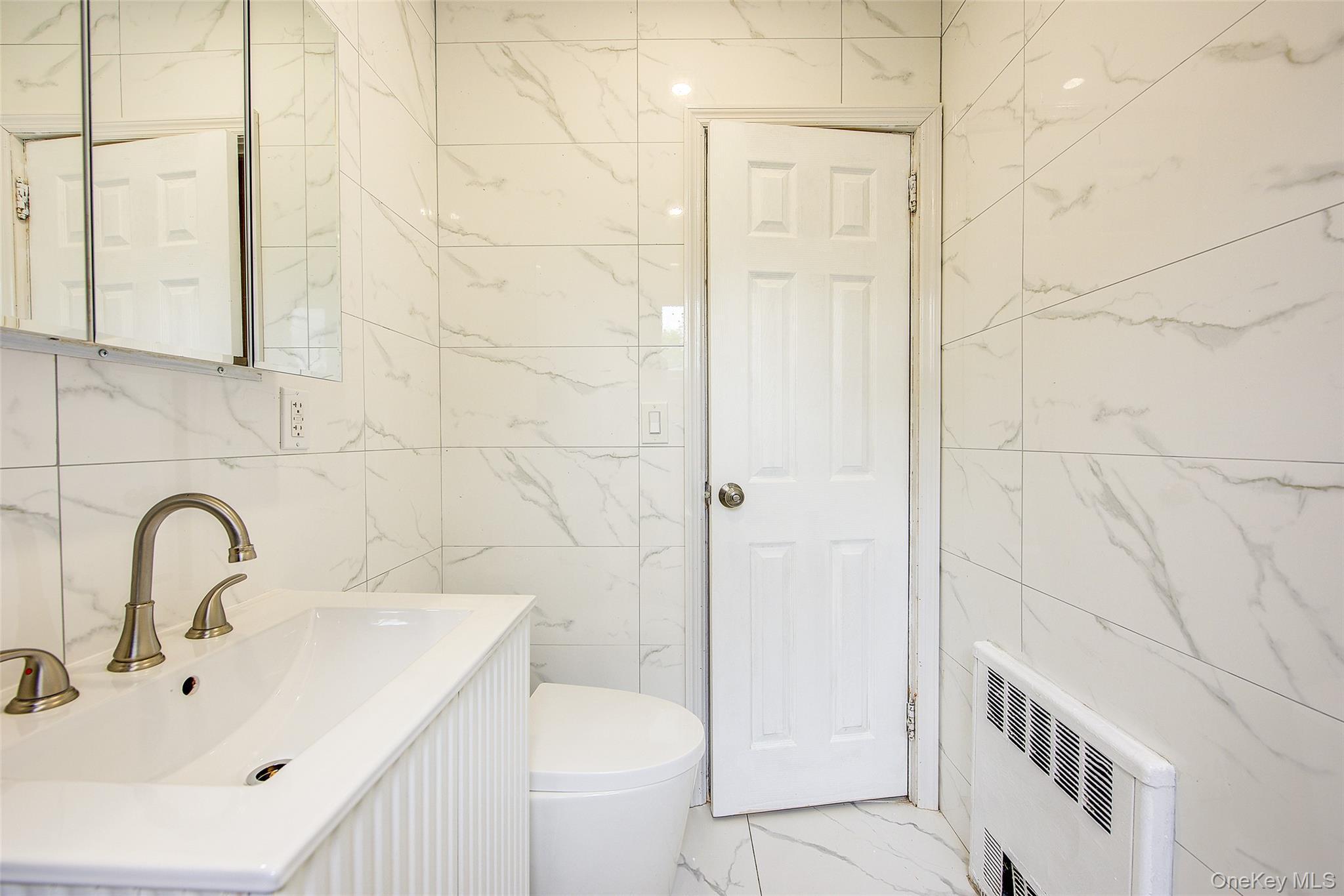 Single Family 76th Road Queens, NY 11366, MLS-998900-20