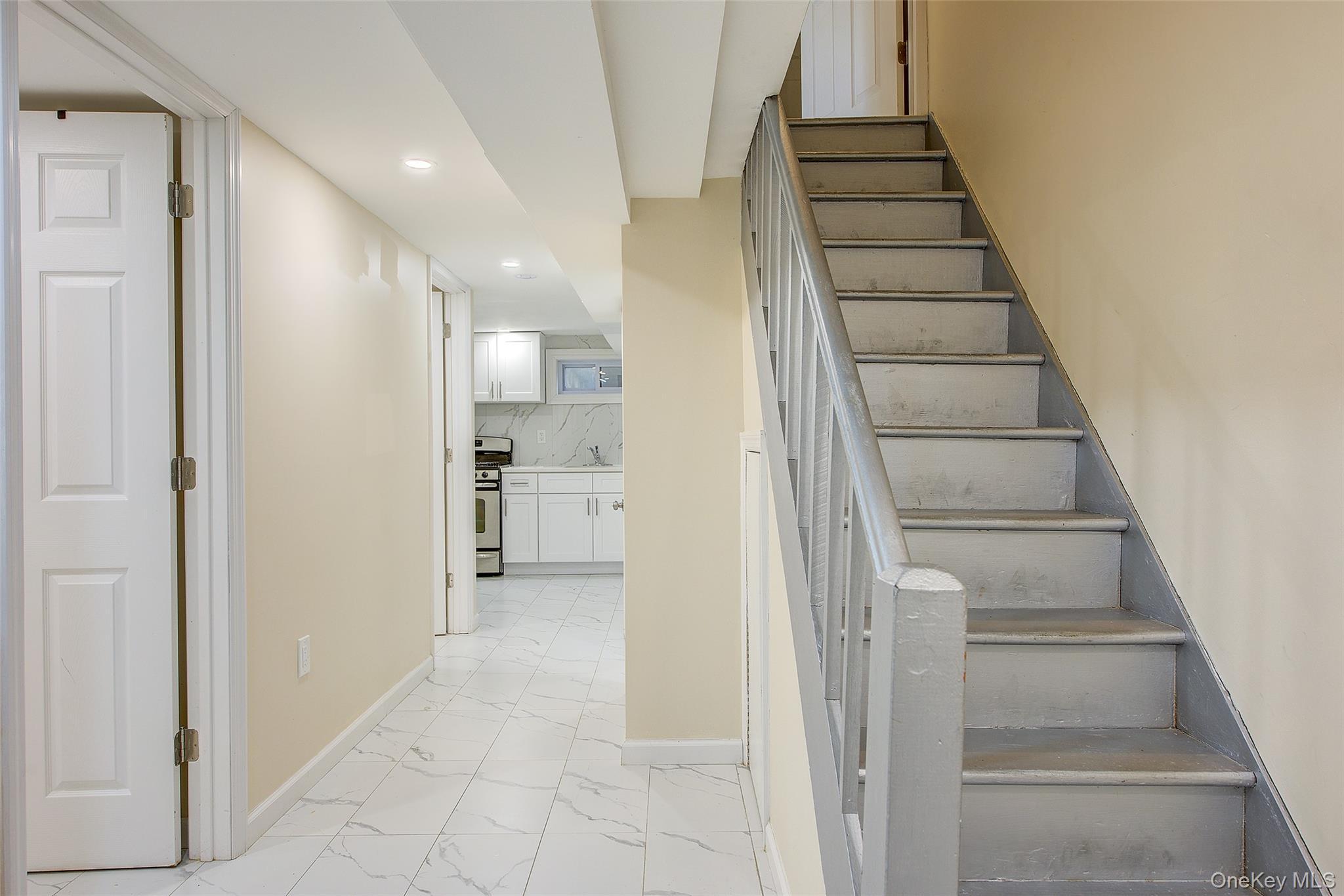 Single Family 76th Road Queens, NY 11366, MLS-998900-27