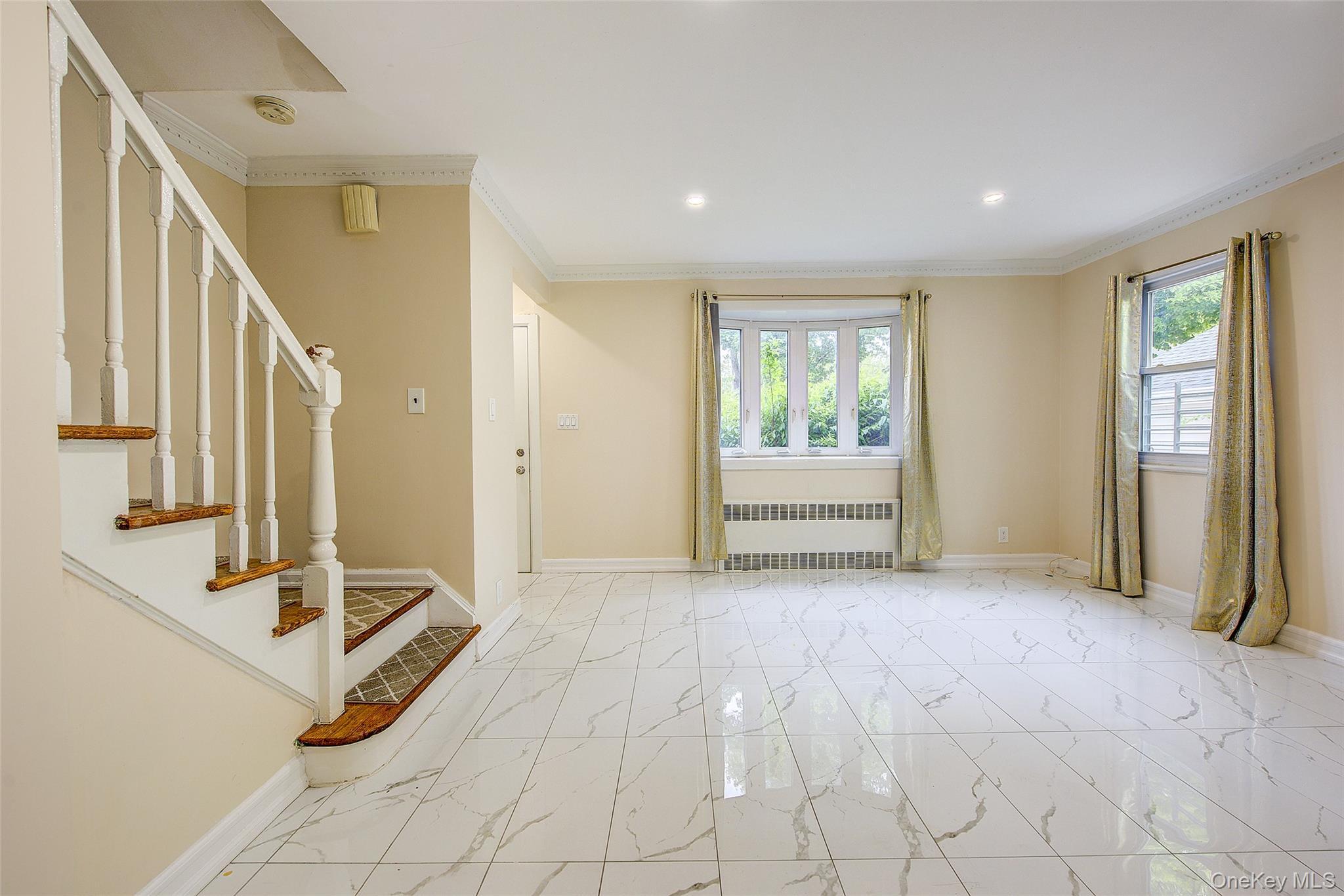 Single Family 76th Road Queens, NY 11366, MLS-998900-3