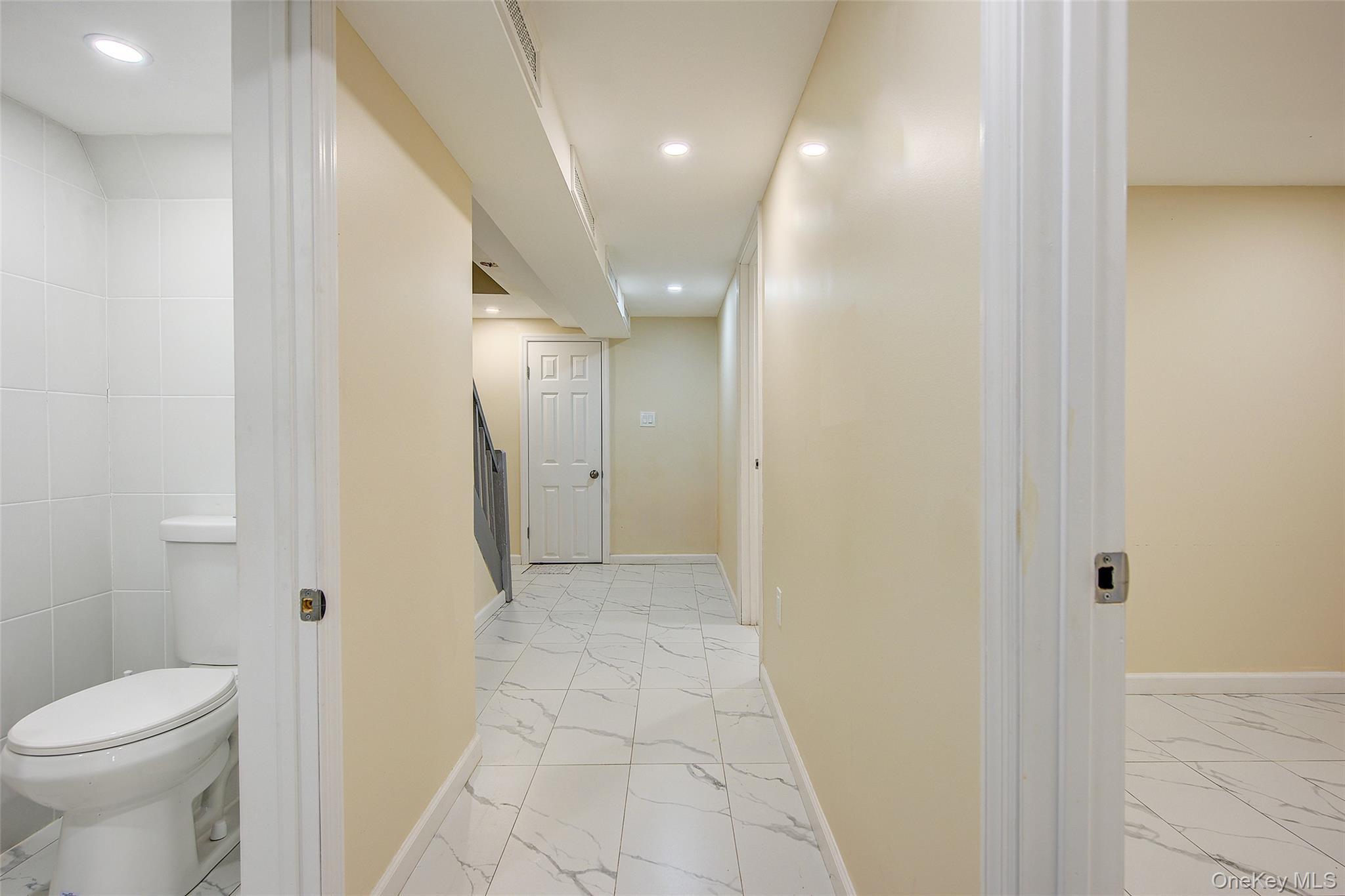 Single Family 76th Road Queens, NY 11366, MLS-998900-35