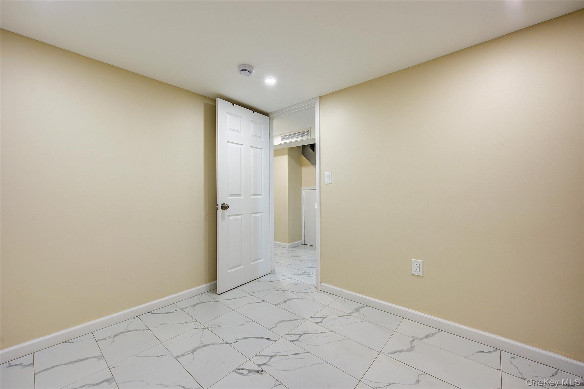 Single Family 76th Road Queens, NY 11366, MLS-998900-38