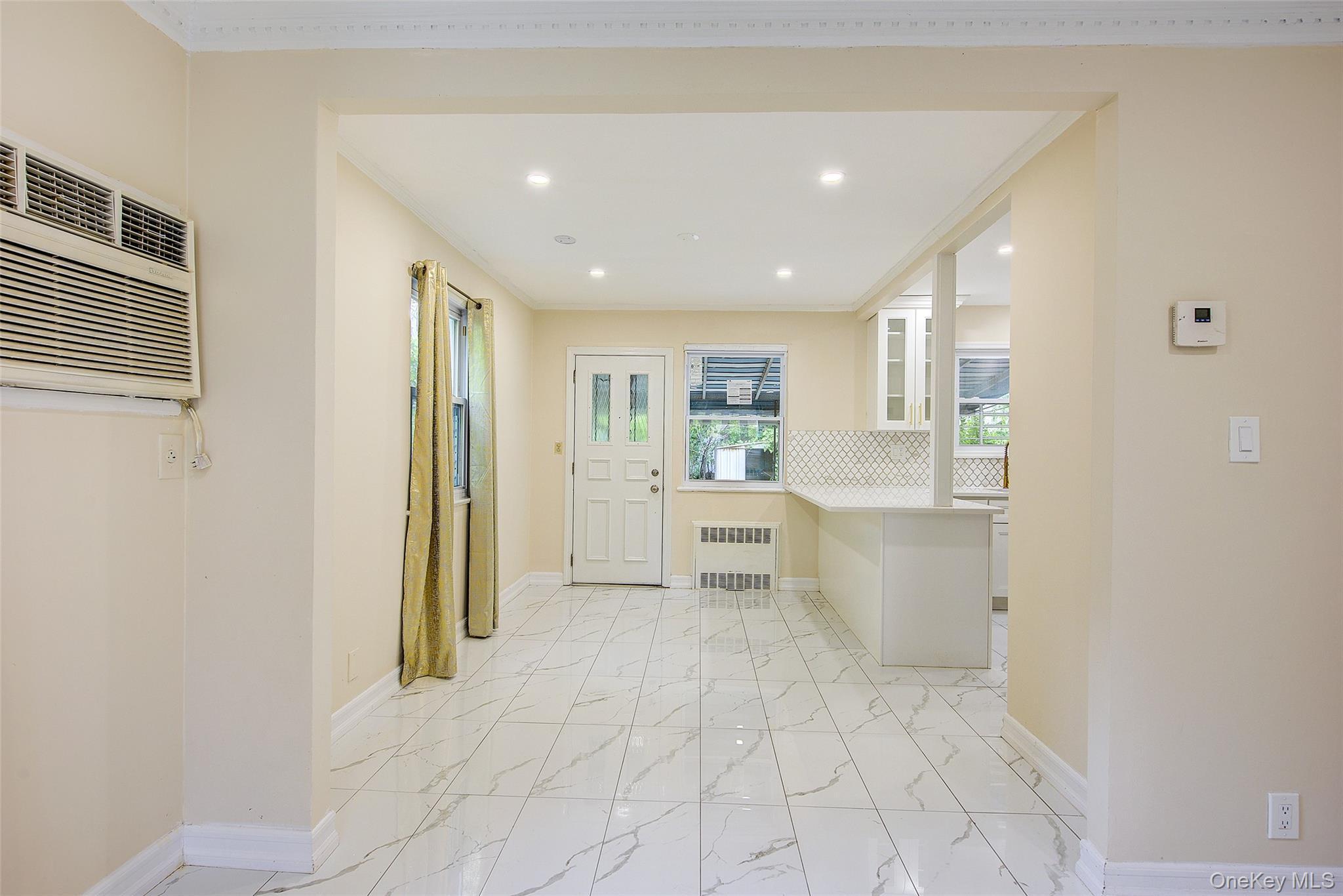 Single Family 76th Road Queens, NY 11366, MLS-998900-7