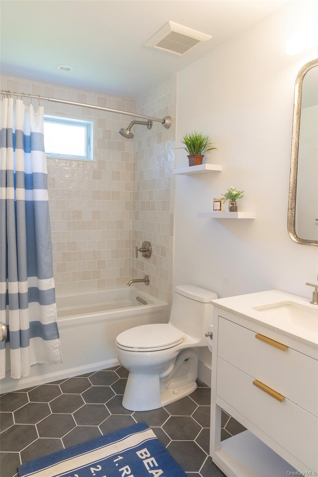 Single Family Madison Avenue Suffolk County, NY 11944, MLS-998976-11