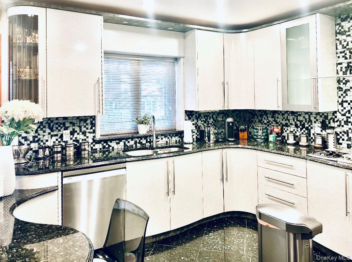 Single Family 65th  Queens, NY 11374, MLS-999000-8