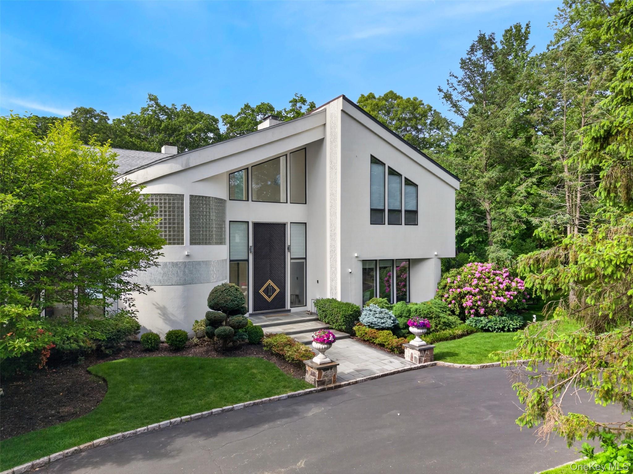 Single Family Tall Oak Crescent  Nassau County, NY 11791, MLS-999082-2