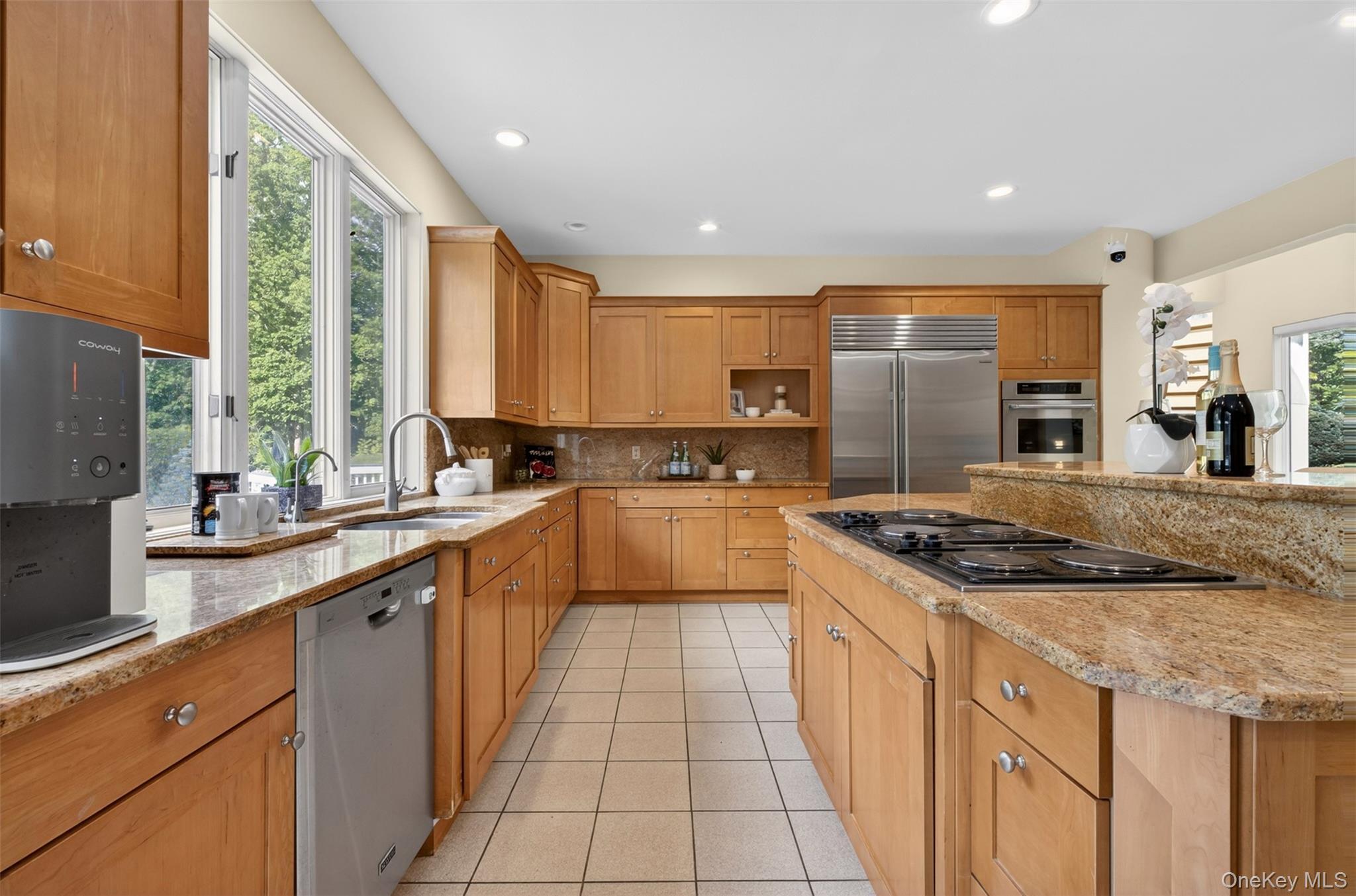 Single Family Tall Oak Crescent  Nassau County, NY 11791, MLS-999082-9