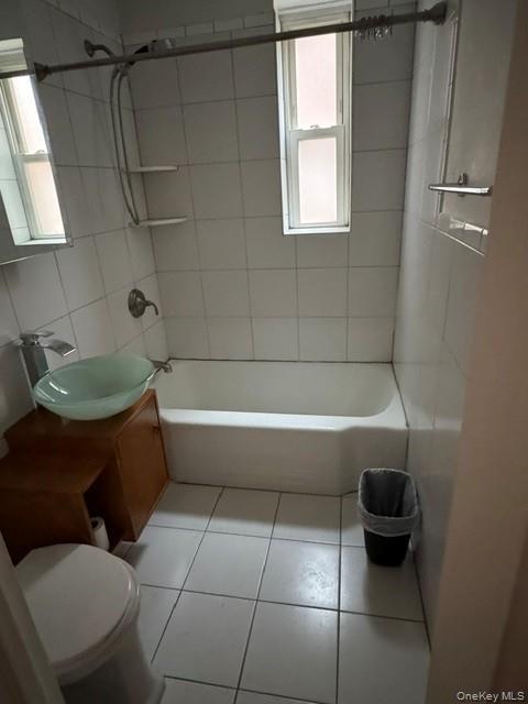 Apartment Barnes  Bronx, NY 10462, MLS-999112-8