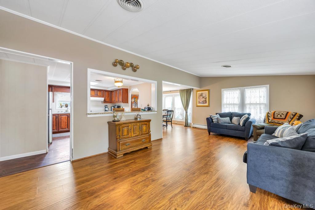 Single Family Middle Suffolk County, NY 11933, MLS-999128-11