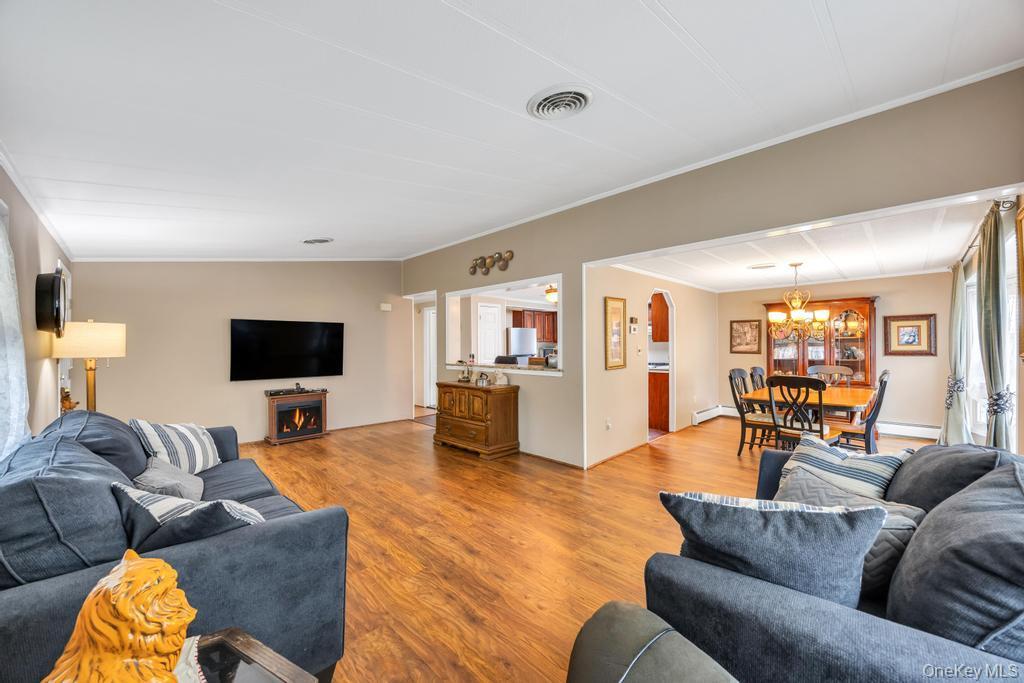 Single Family Middle Suffolk County, NY 11933, MLS-999128-13