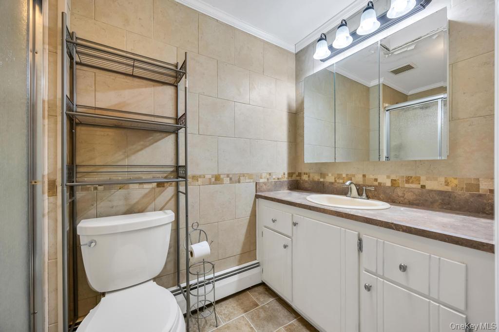 Single Family Middle Suffolk County, NY 11933, MLS-999128-27