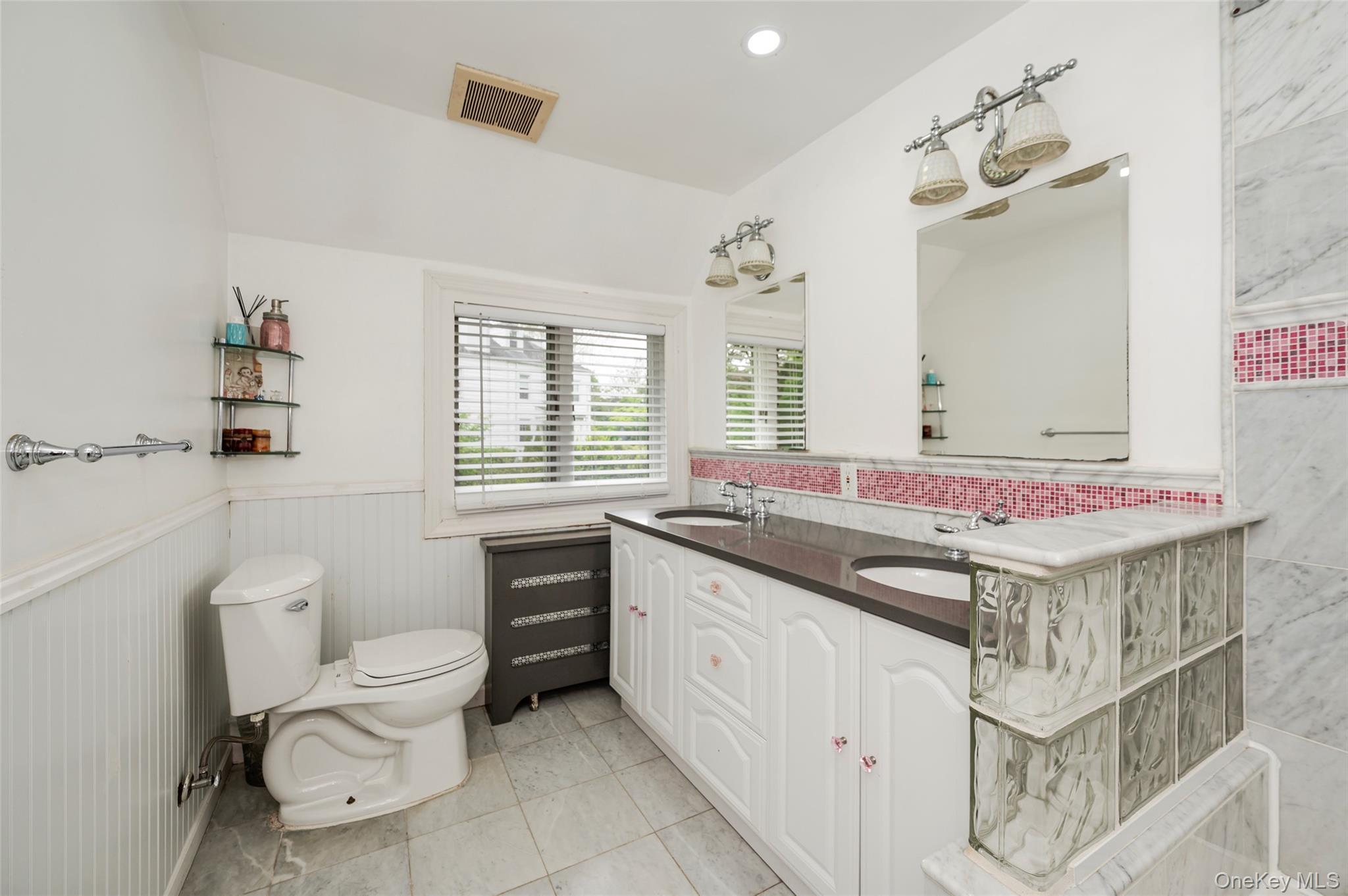 Single Family Ridge Drive E  Nassau County, NY 11021, MLS-999153-28