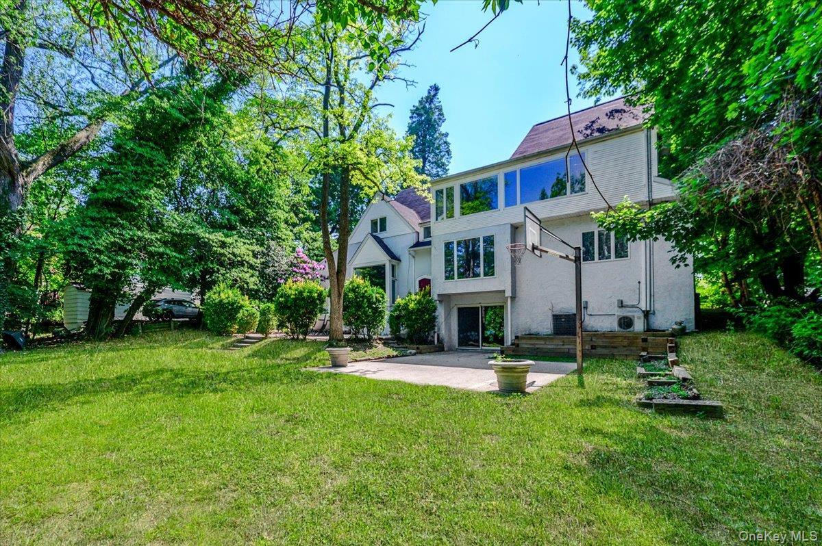 Single Family Ridge Drive E  Nassau County, NY 11021, MLS-999153-31