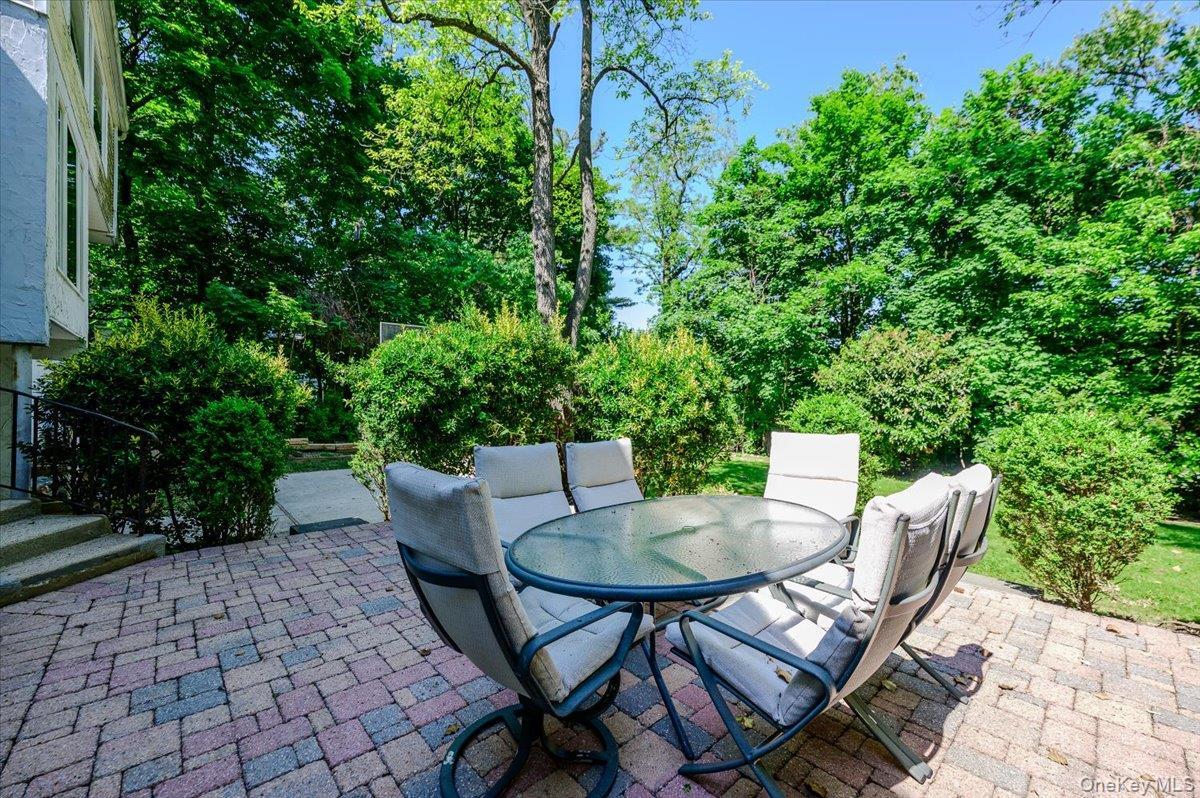 Single Family Ridge Drive E  Nassau County, NY 11021, MLS-999153-36