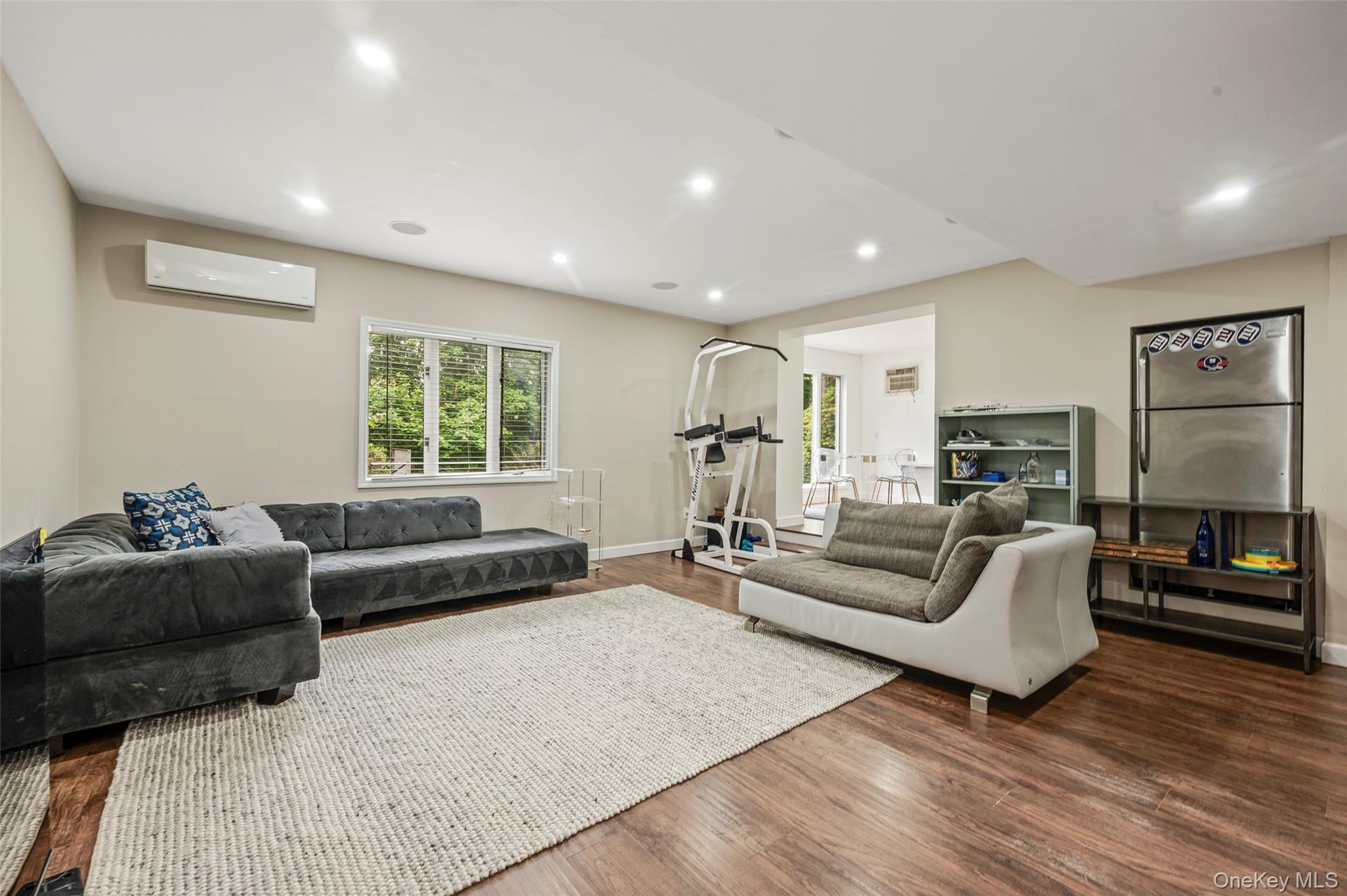 Single Family Ridge Drive E  Nassau County, NY 11021, MLS-999153-7