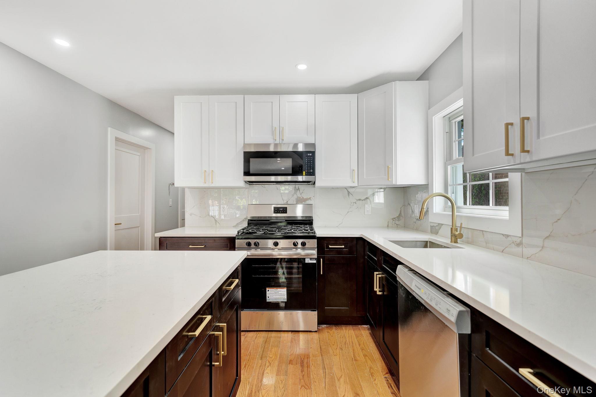 Single Family 184th Street Queens, NY 11413, MLS-999240-16