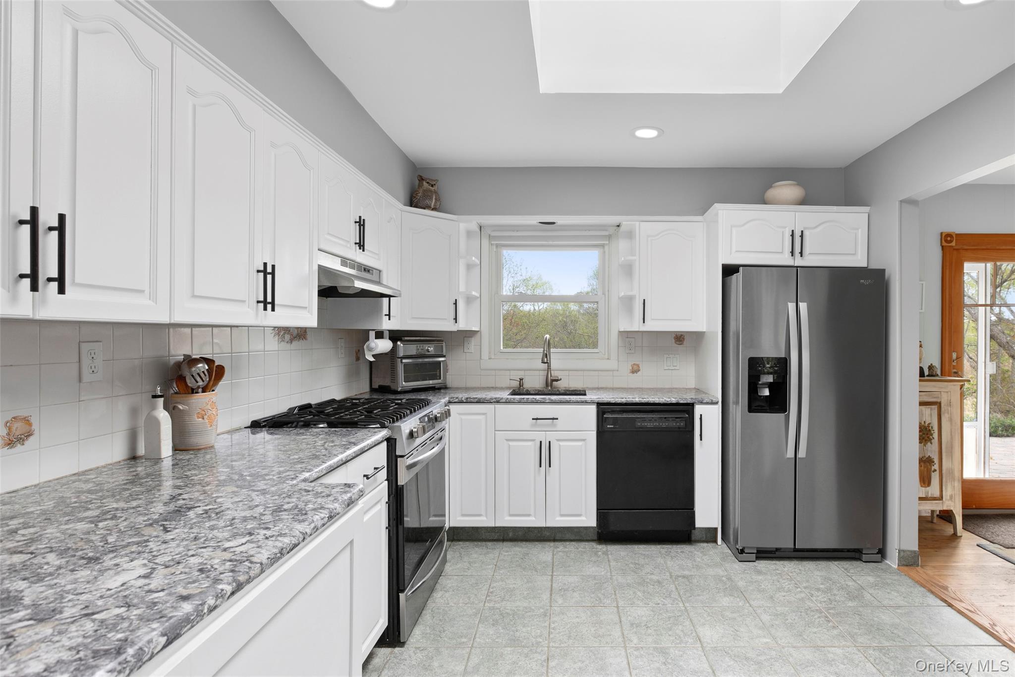 Single Family Evergreen Avenue Suffolk County, NY 11940, MLS-999248-9