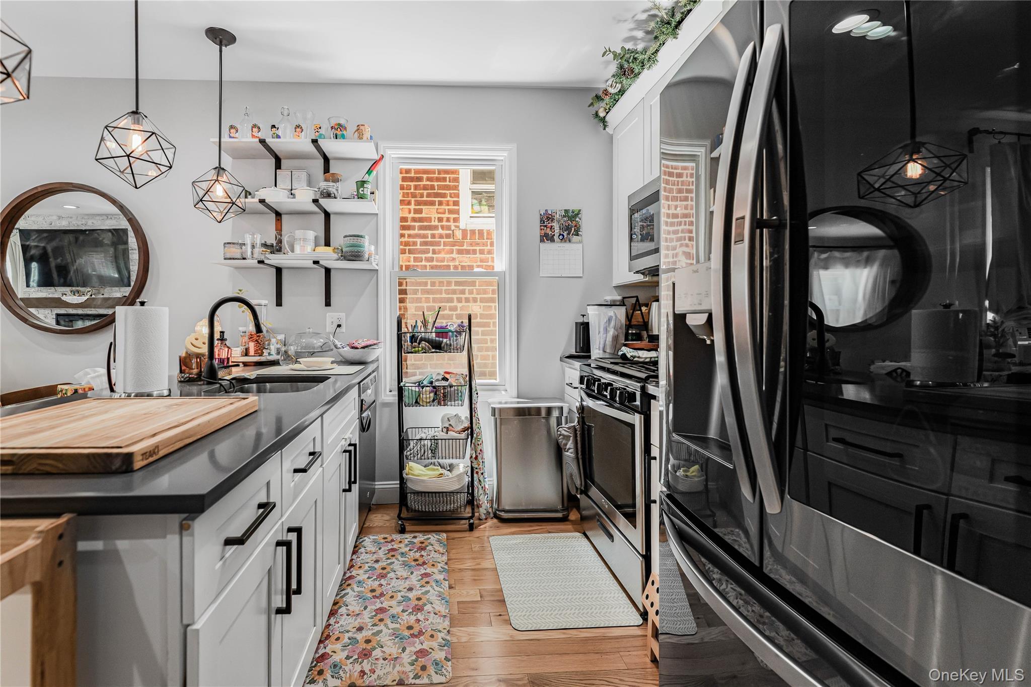 Single Family Roberts Avenue Bronx, NY 10461, MLS-999310-16