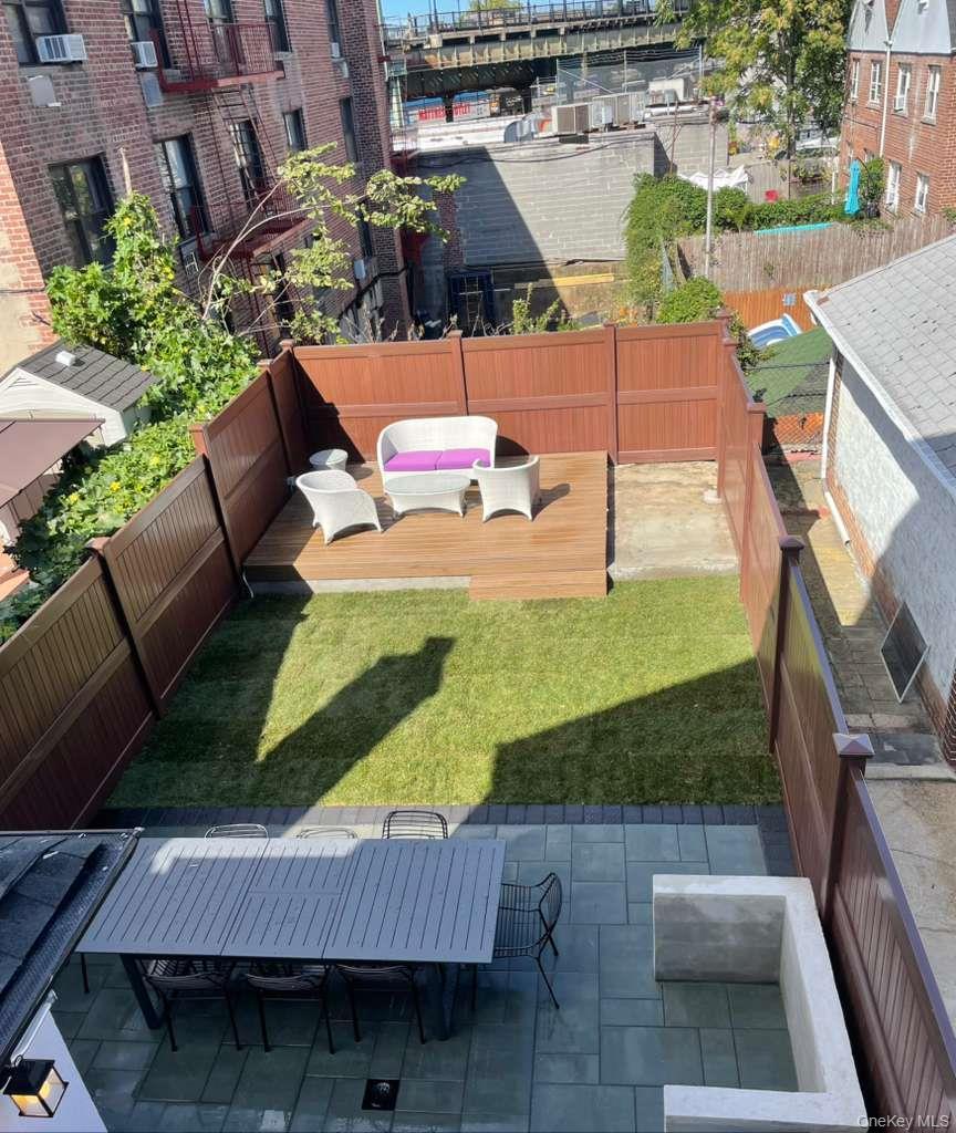 Single Family Roberts Avenue Bronx, NY 10461, MLS-999310-25