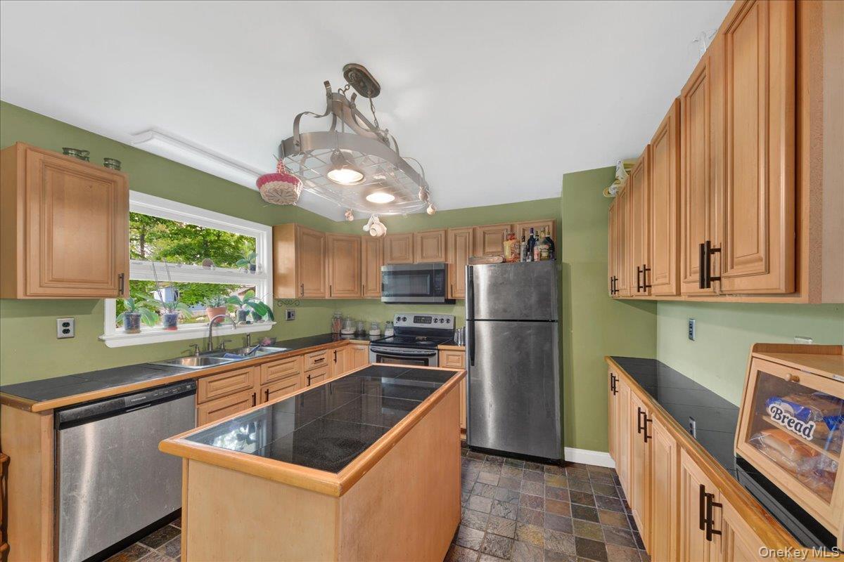 Single Family Elizabeth  Orange County, NY 12553, MLS-999345-4