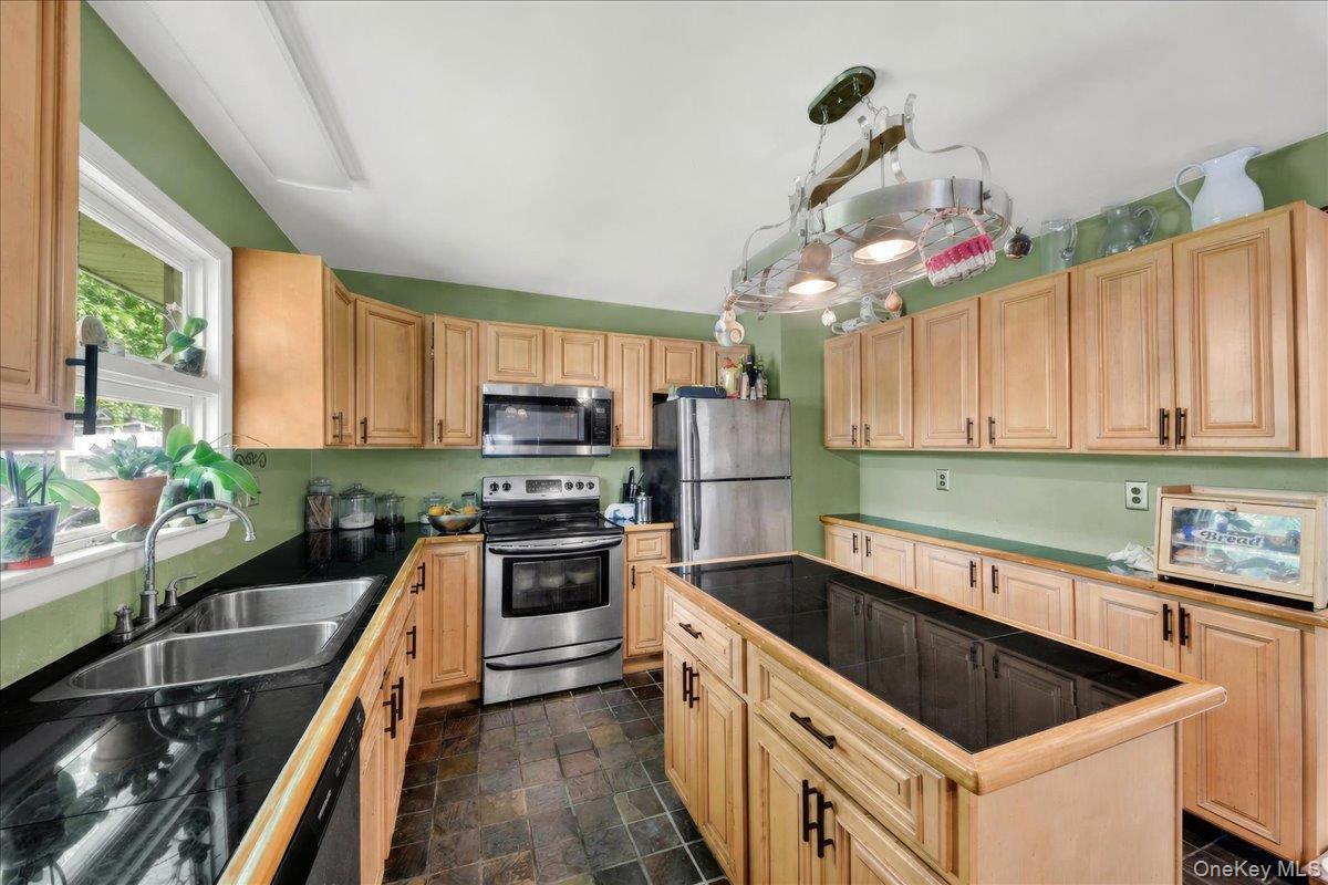 Single Family Elizabeth  Orange County, NY 12553, MLS-999345-5