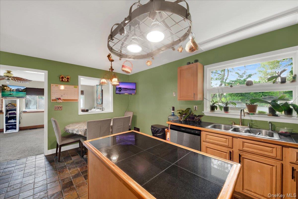 Single Family Elizabeth  Orange County, NY 12553, MLS-999345-6