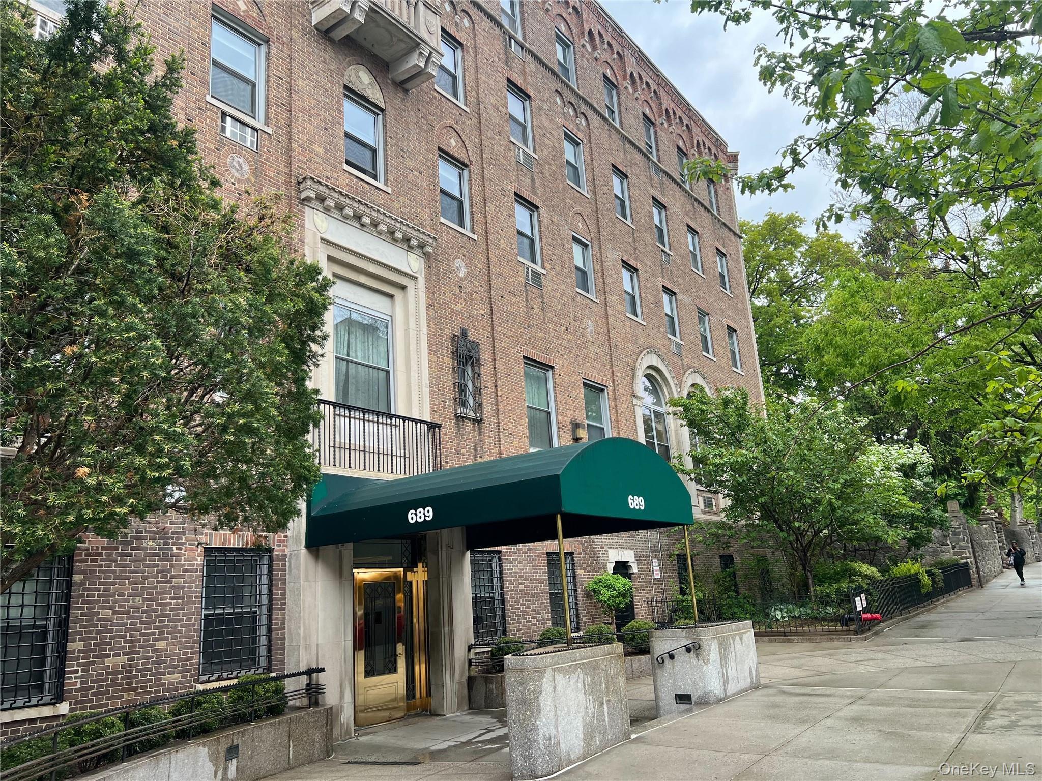 Apartment Fort Washington  Manhattan, NY 10040, MLS-999349-9