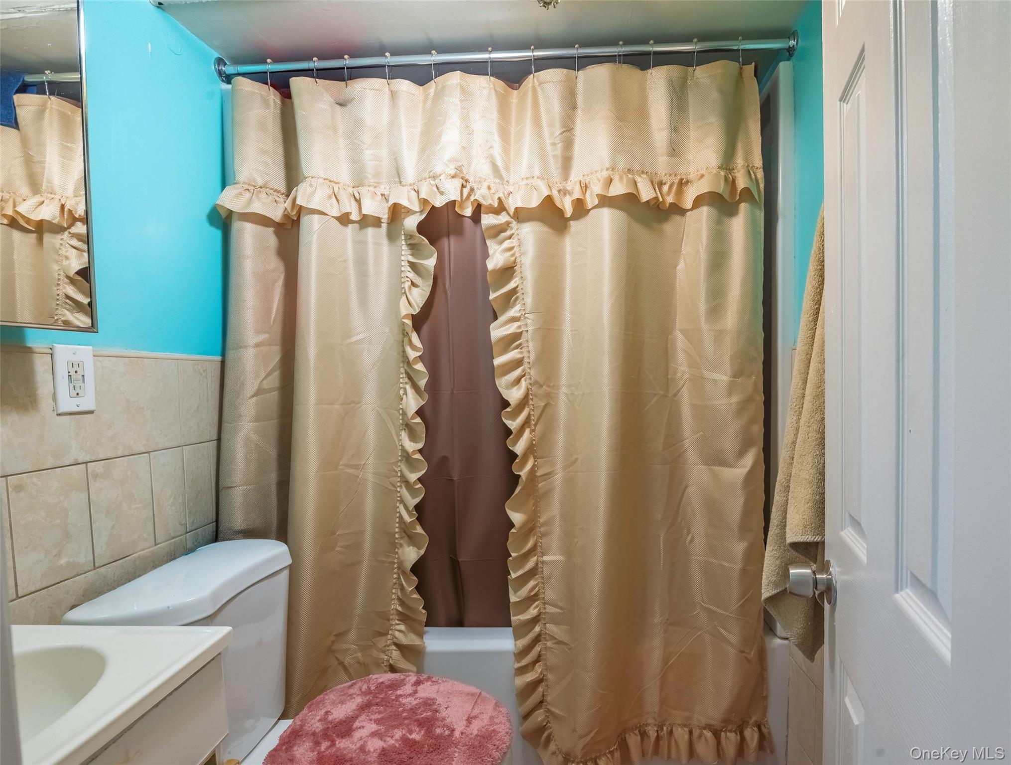 Single Family Hinsdale  Brooklyn, NY 11207, MLS-999377-21