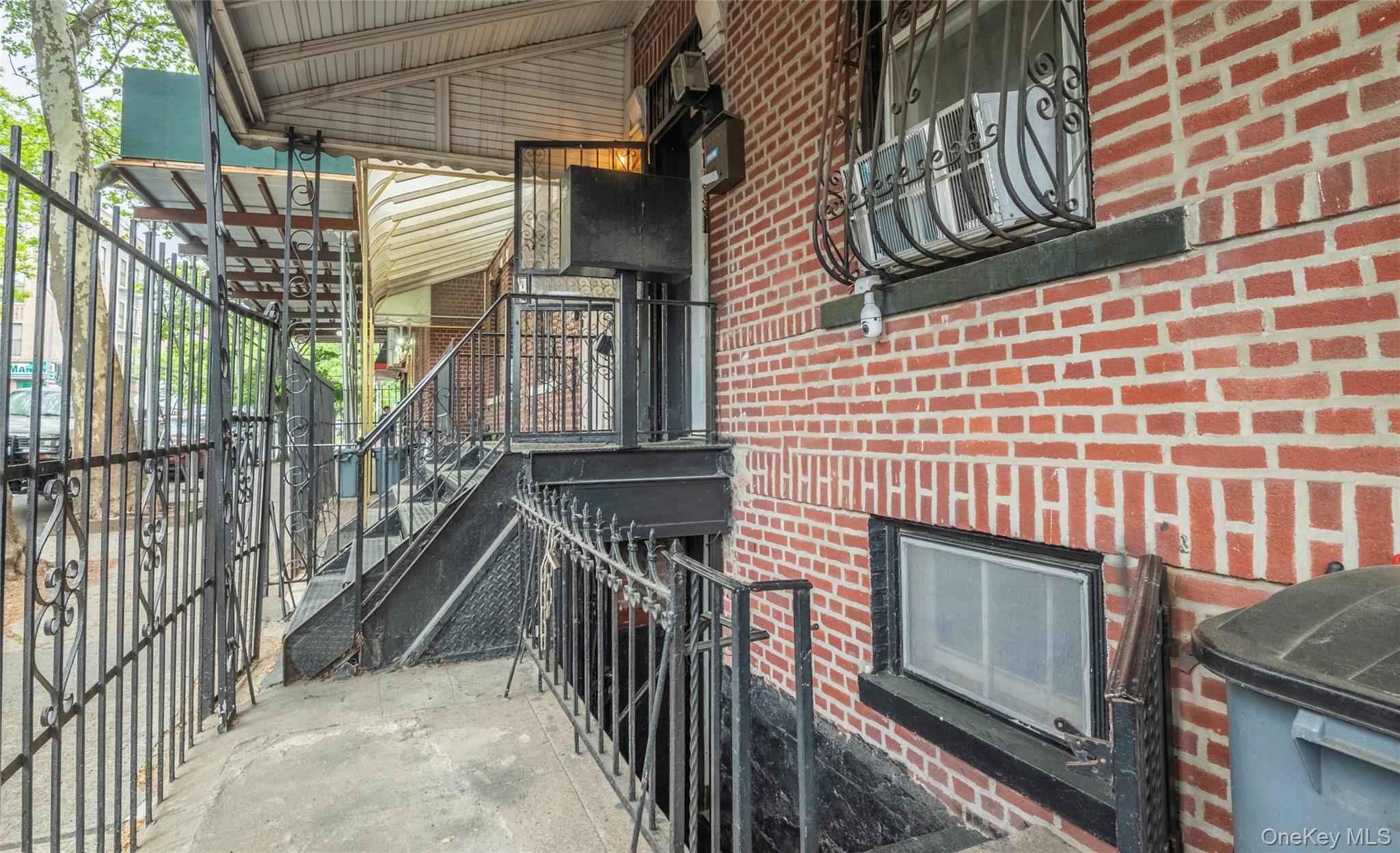 Single Family Hinsdale  Brooklyn, NY 11207, MLS-999377-4