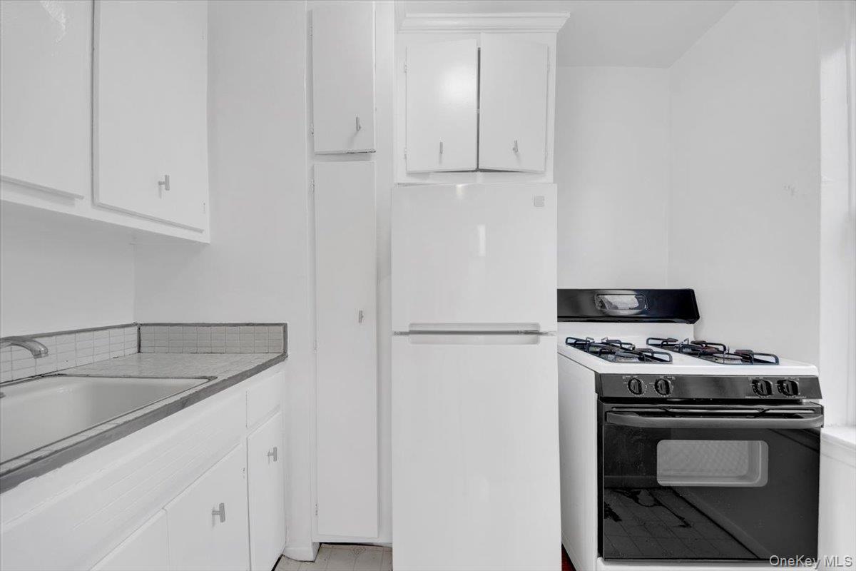 Coop Webster  Bronx, NY 10470, MLS-999438-16