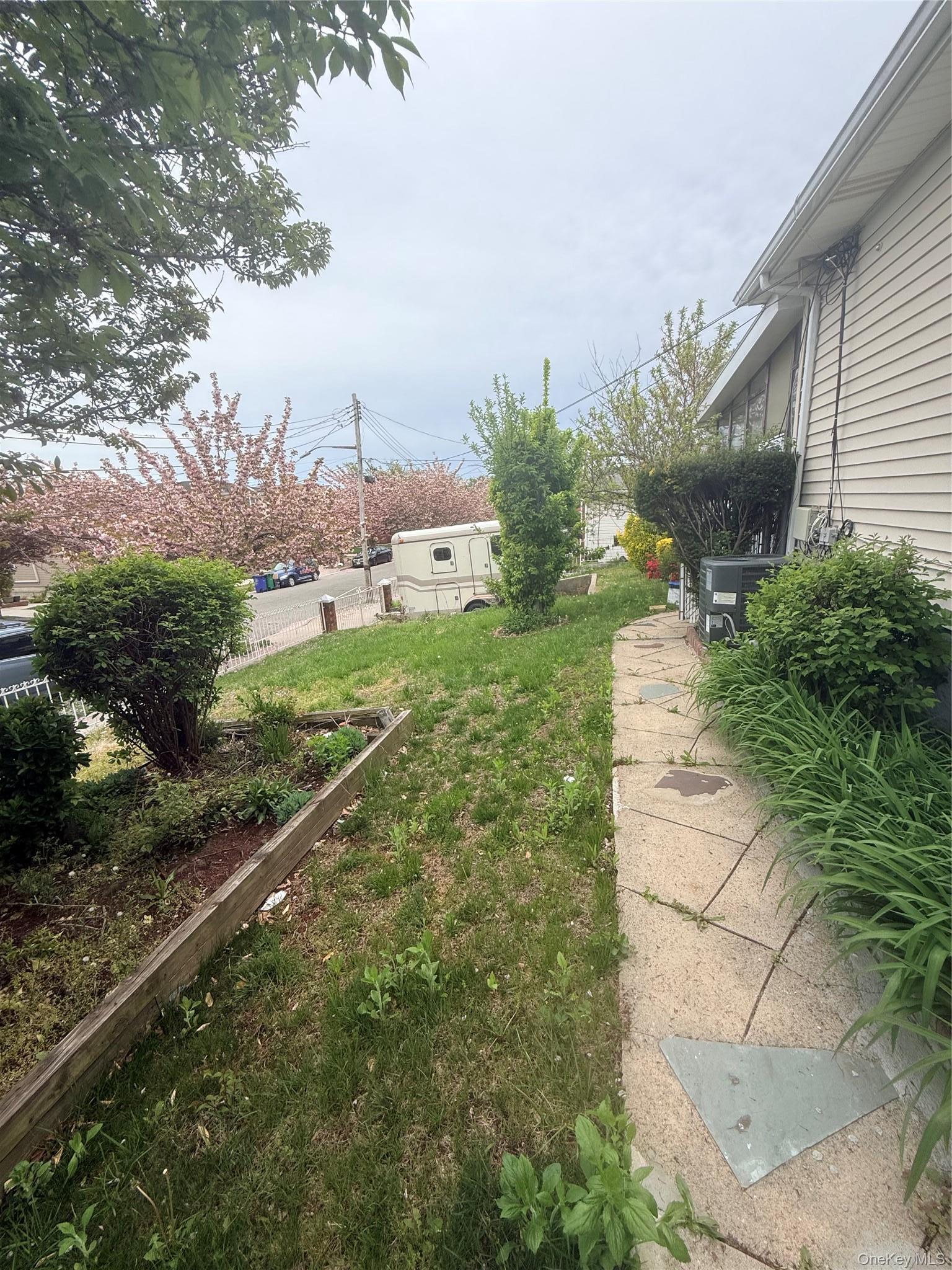 Single Family Conduit Queens, NY 11413, MLS-999462-13