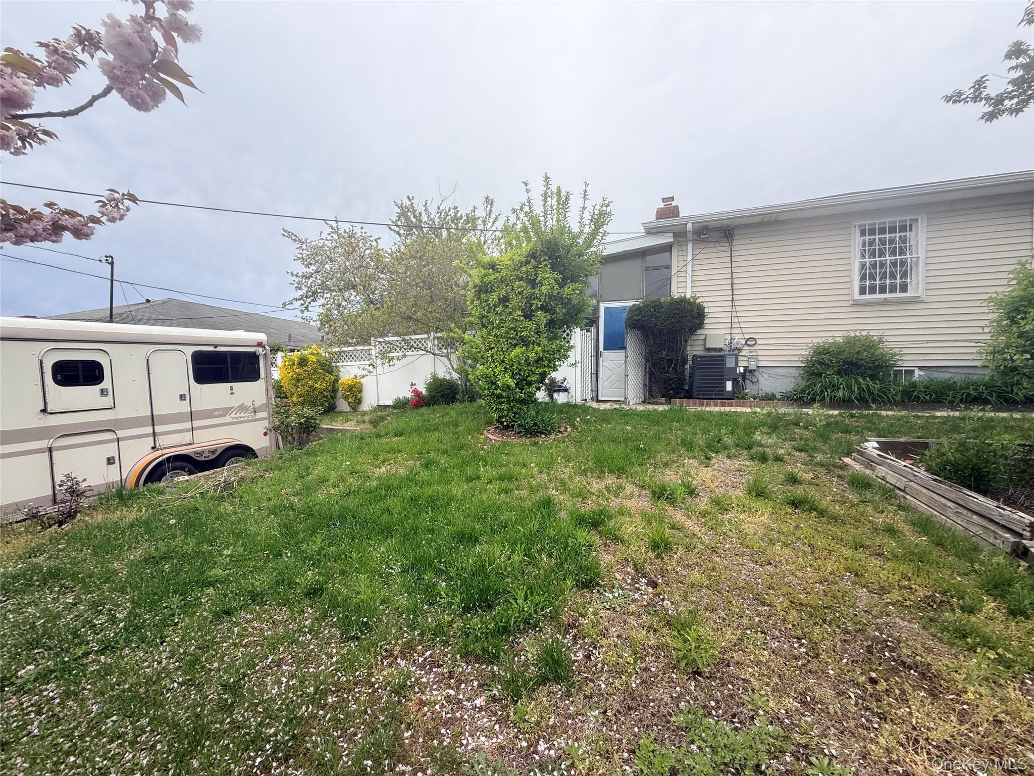 Single Family Conduit Queens, NY 11413, MLS-999462-14