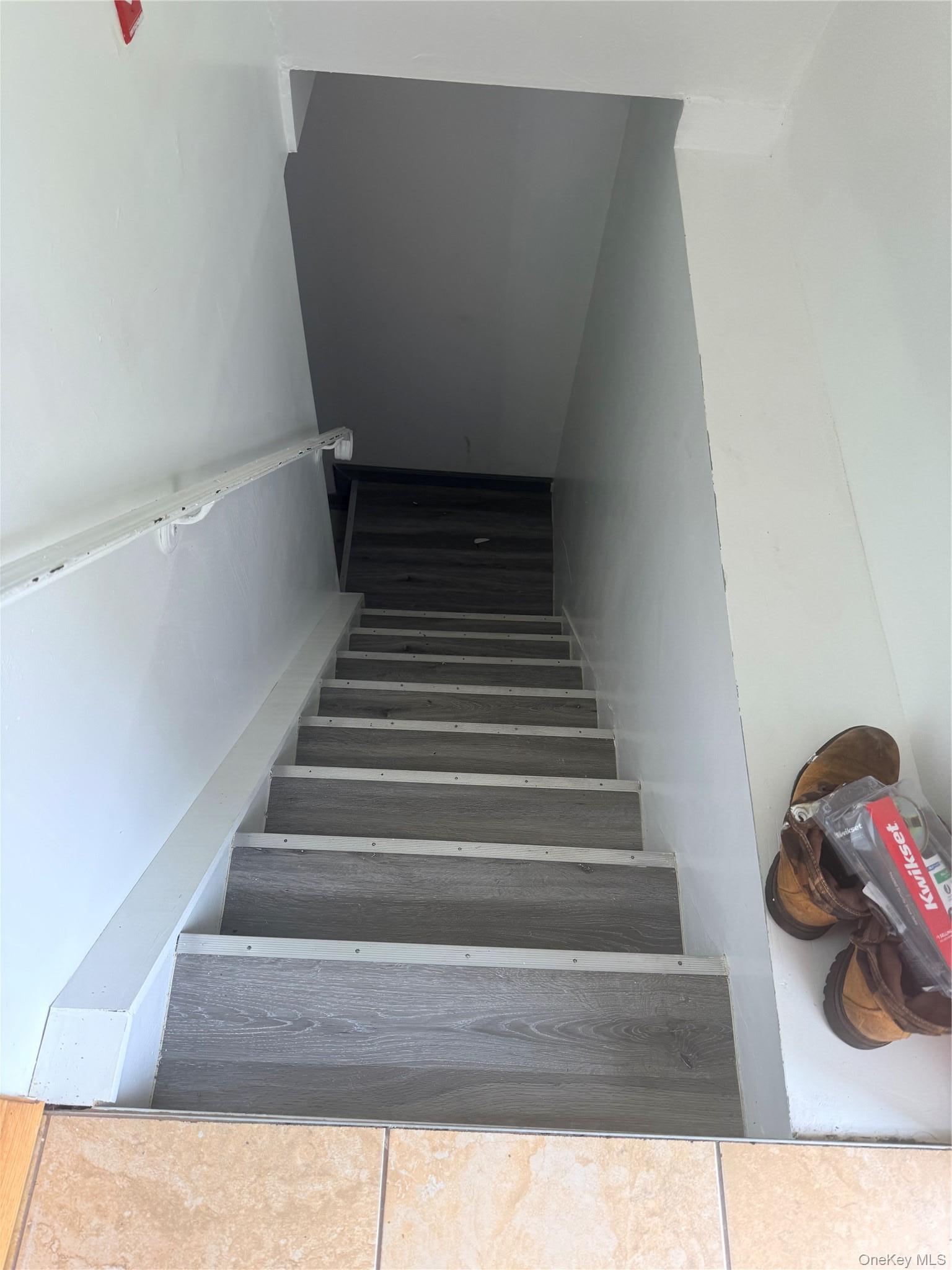 Single Family Conduit Queens, NY 11413, MLS-999462-8