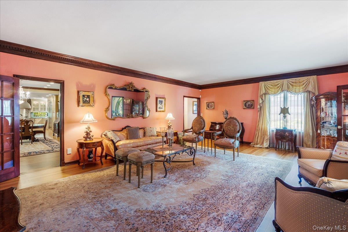 Single Family Aldershot Lane Nassau County, NY 11030, MLS-999554-15