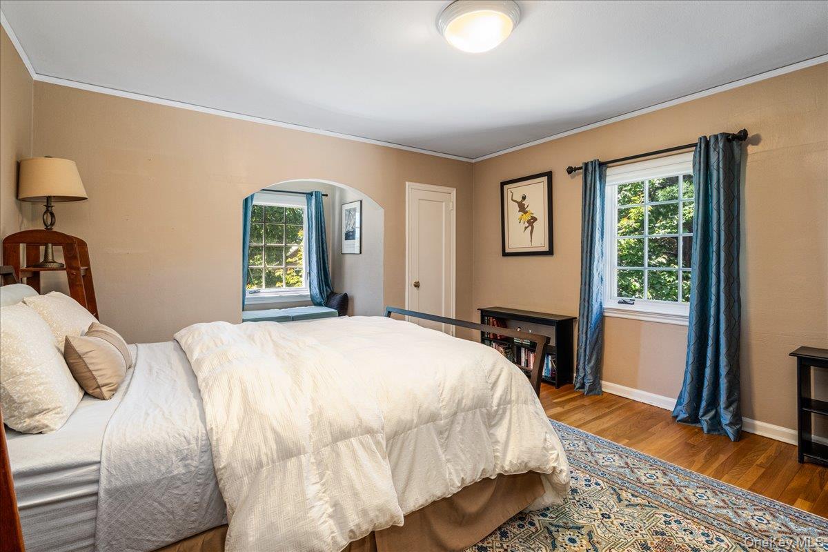 Single Family Aldershot Lane Nassau County, NY 11030, MLS-999554-25