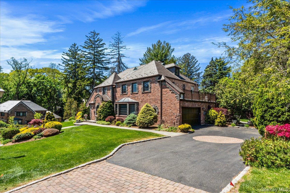 Single Family Aldershot Lane Nassau County, NY 11030, MLS-999554-32