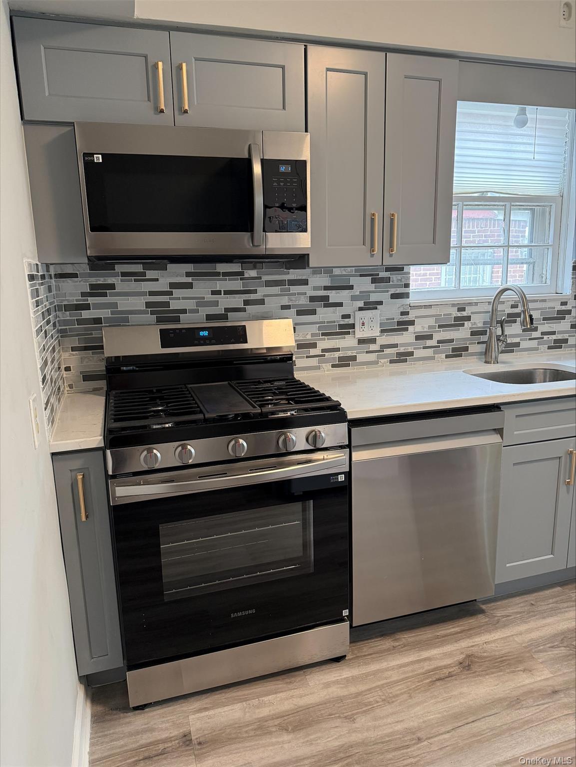 Single Family 210th Queens, NY 11427, MLS-999563-10