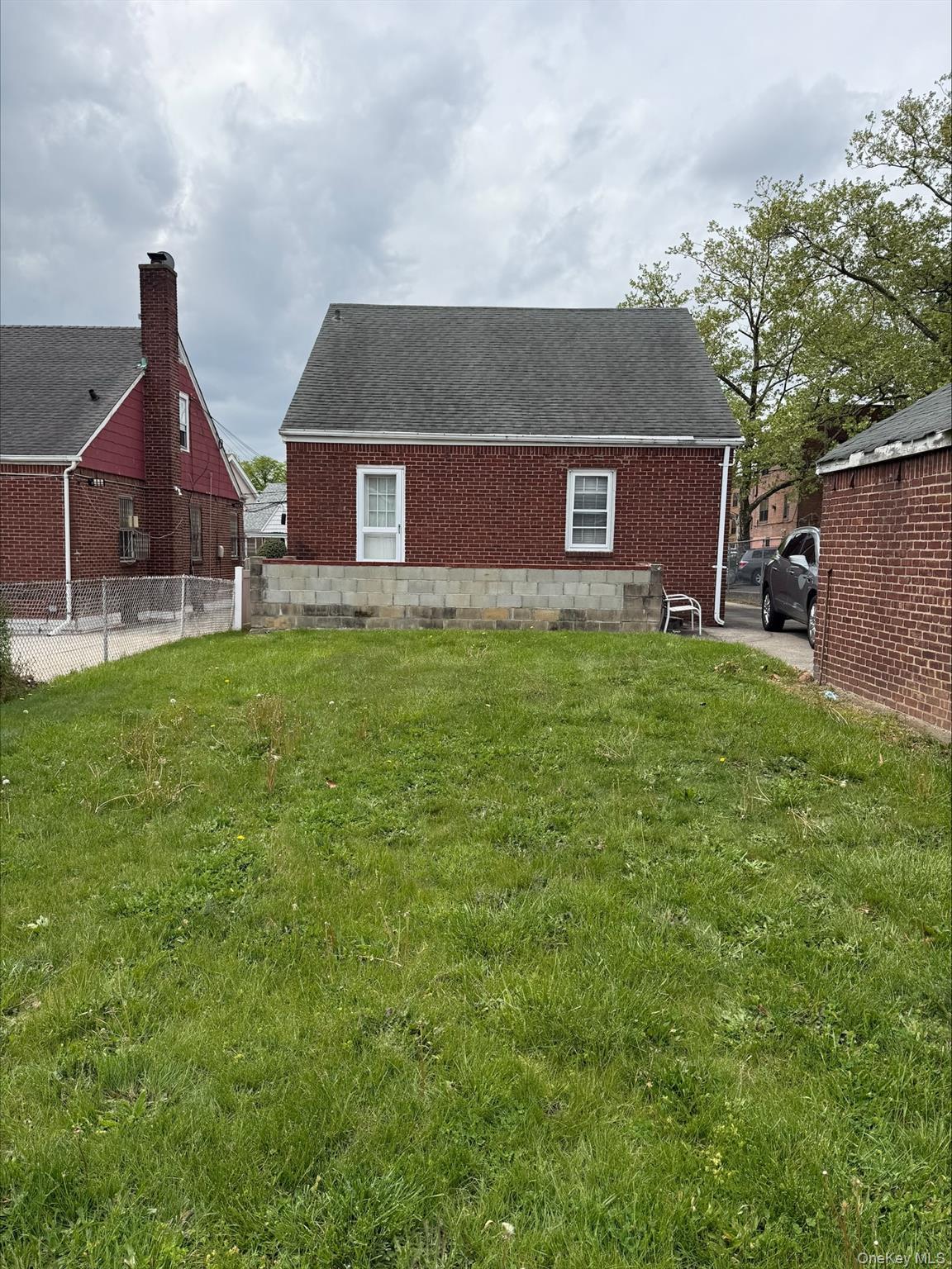 Single Family 210th  Queens, NY 11427, MLS-999563-25