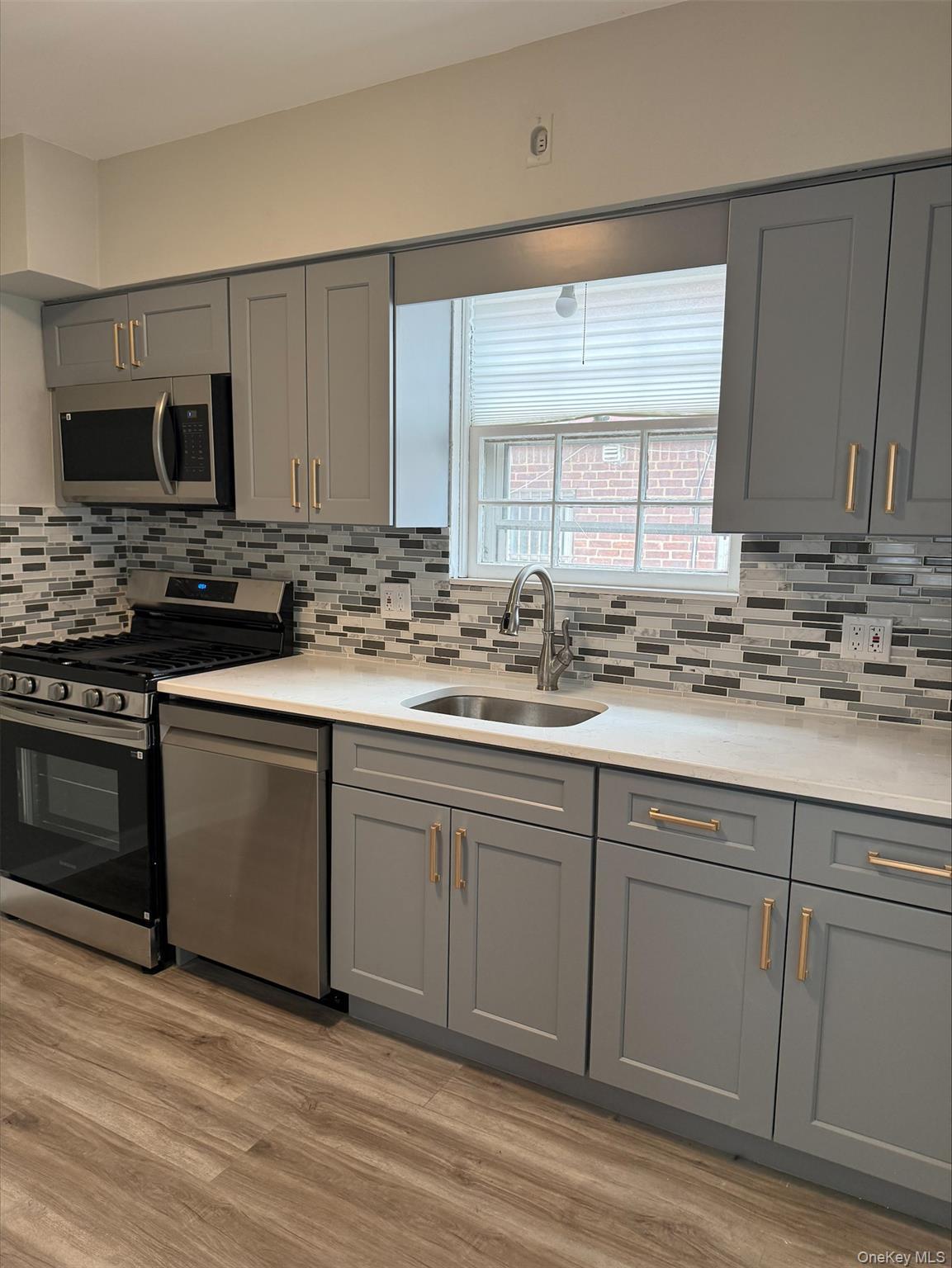 Single Family 210th Queens, NY 11427, MLS-999563-8